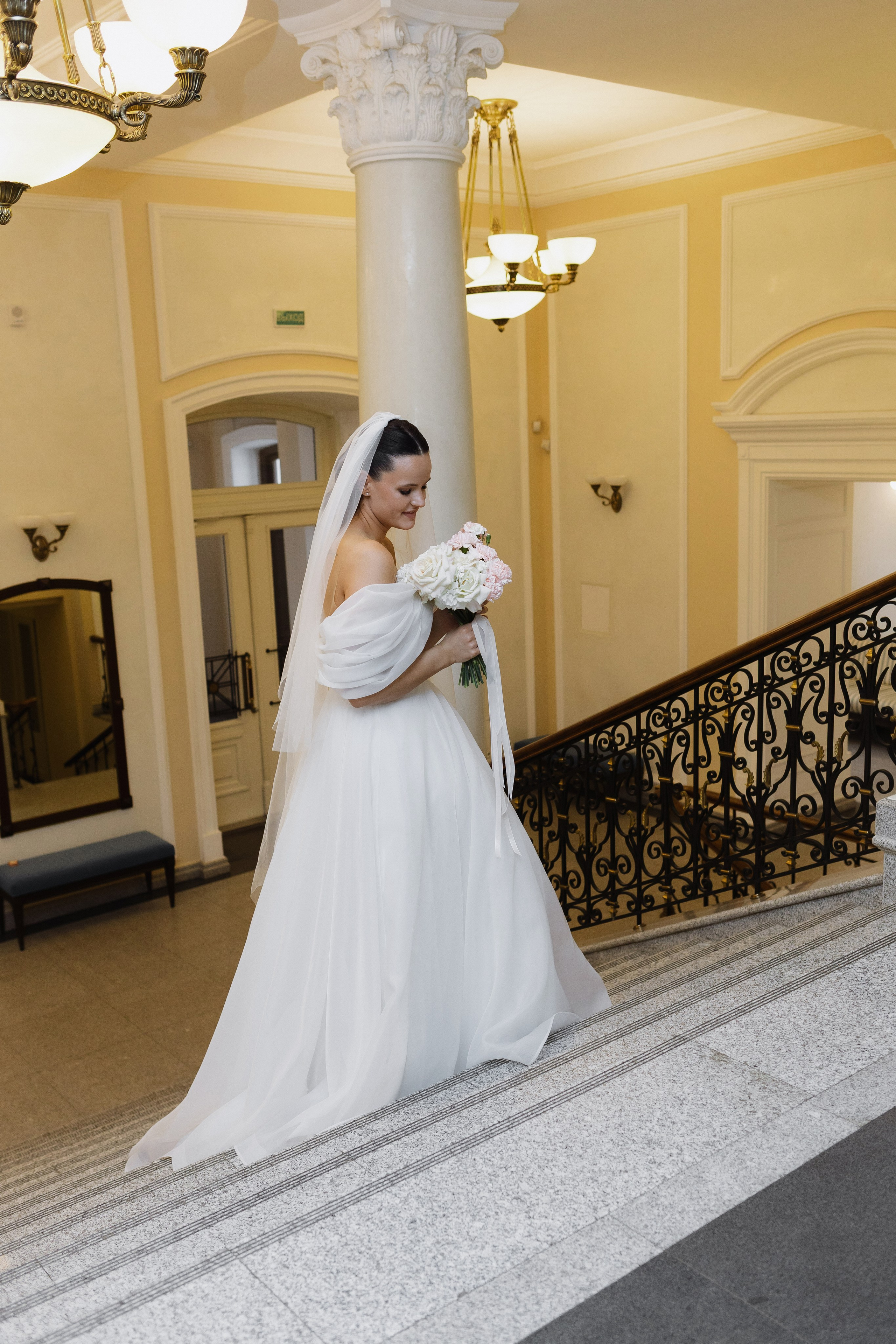 Свадебная фотосессия в Минске в итальянском ресторане La Scala