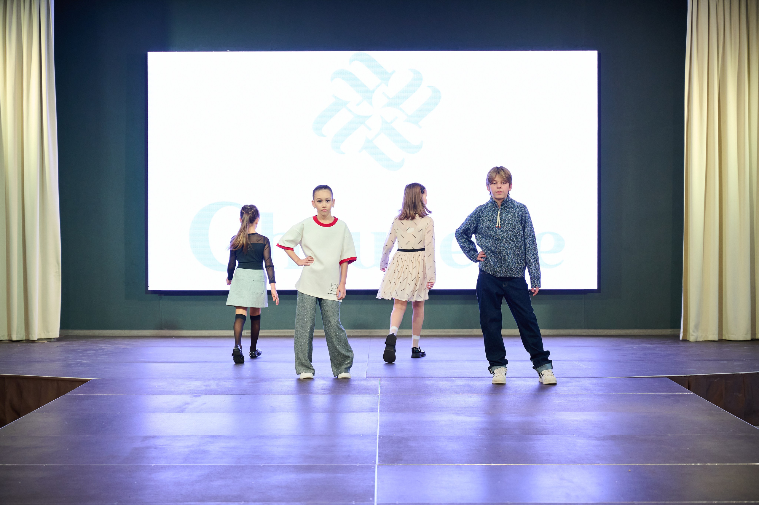 Показ Global Russian Models. Фотограф Универсал в Новосибирске