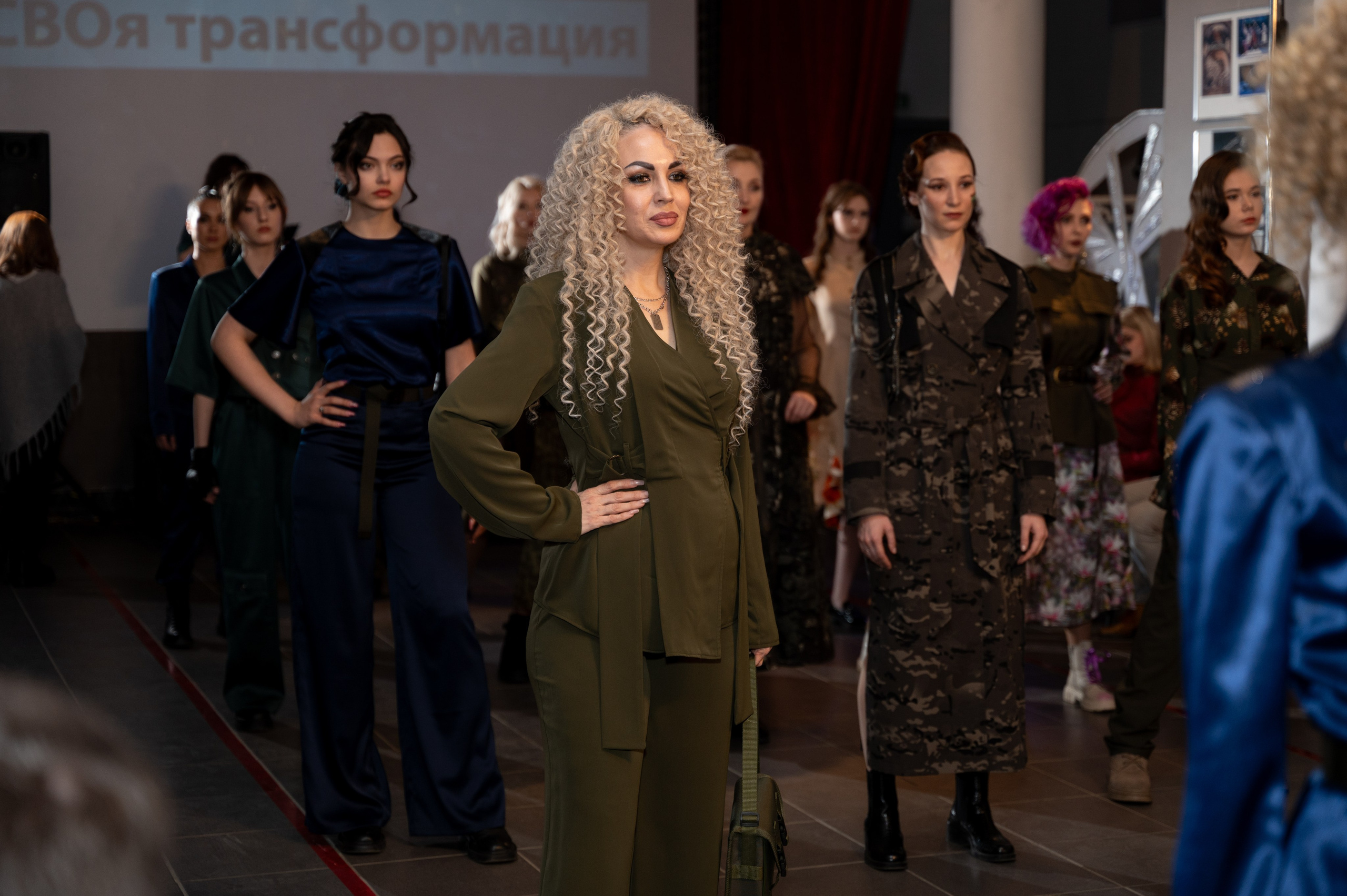 Закрытый показ милитари «Своя трансформация» дизайнера Юлии Бойченко | 24.04.2025. Фотограф в Омске Елизавета Кириллова