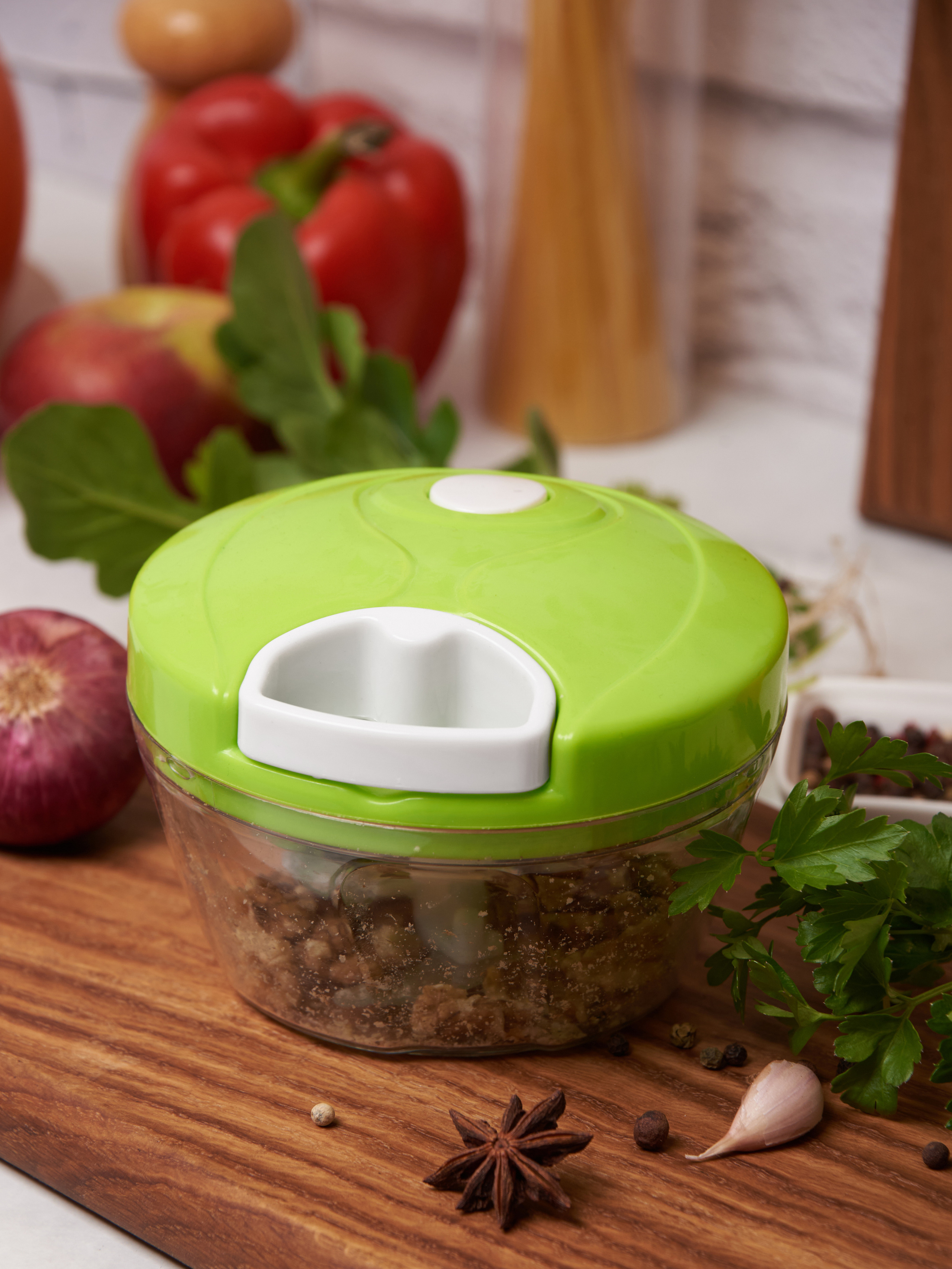 Съемка с имитацией кухни для измельчителя. Контент фотограф для бизнеса и маркет-плейсов