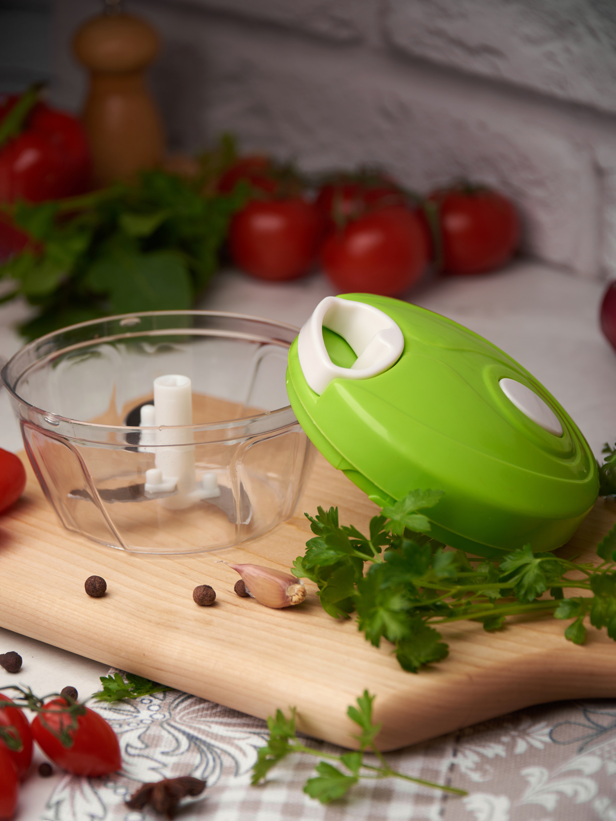 Съемка с имитацией кухни для измельчителя. Контент фотограф для бизнеса и маркет-плейсов