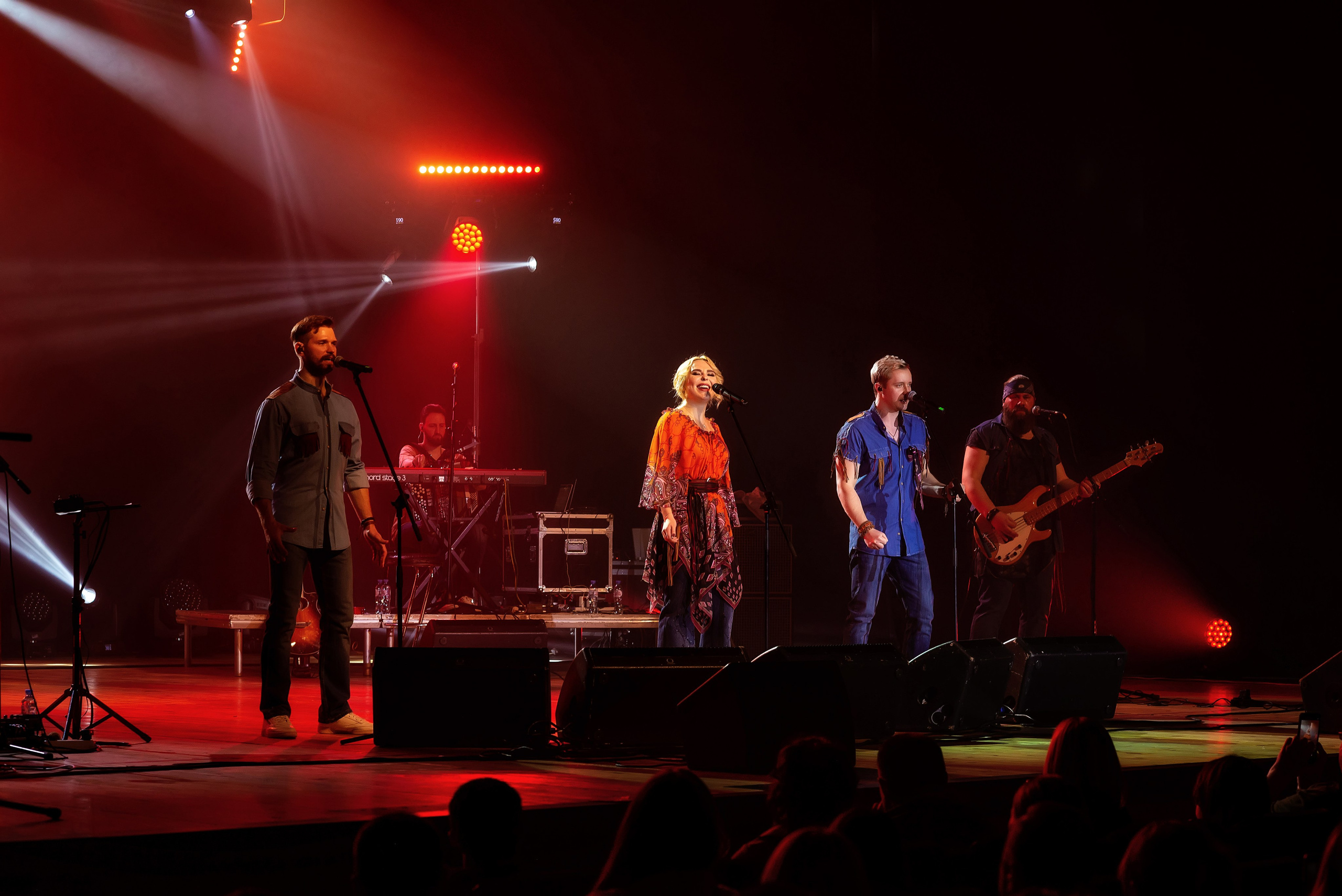 Концерт Пелагеи. Школьный, фэшн фотограф в Тюмени и в России Ирина Королева