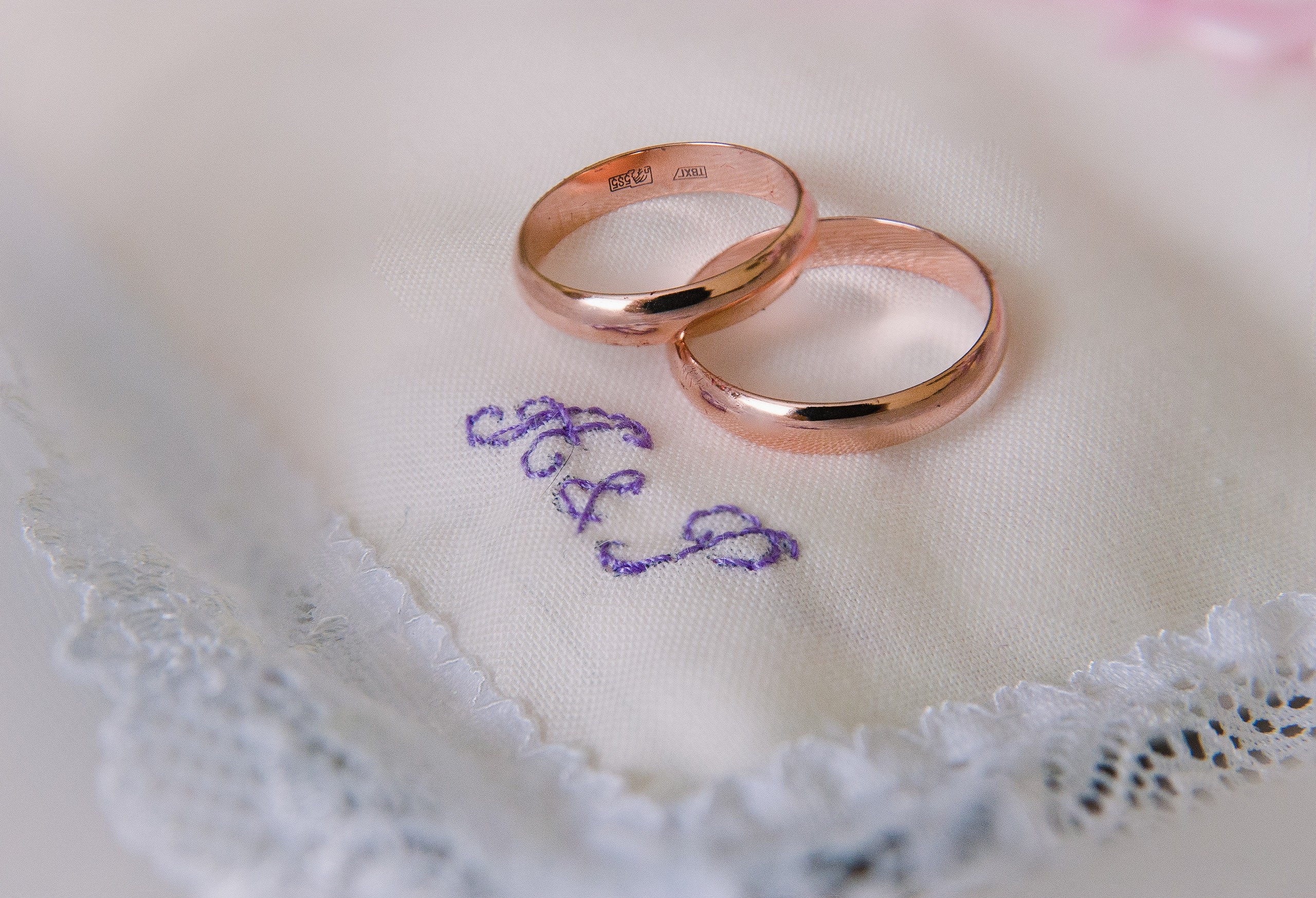 Анастасия и Роман. Утро невесты и торжественная регистрация. Семейный, портретный, репортажный фотограф lifestyle в Москве и Кирове