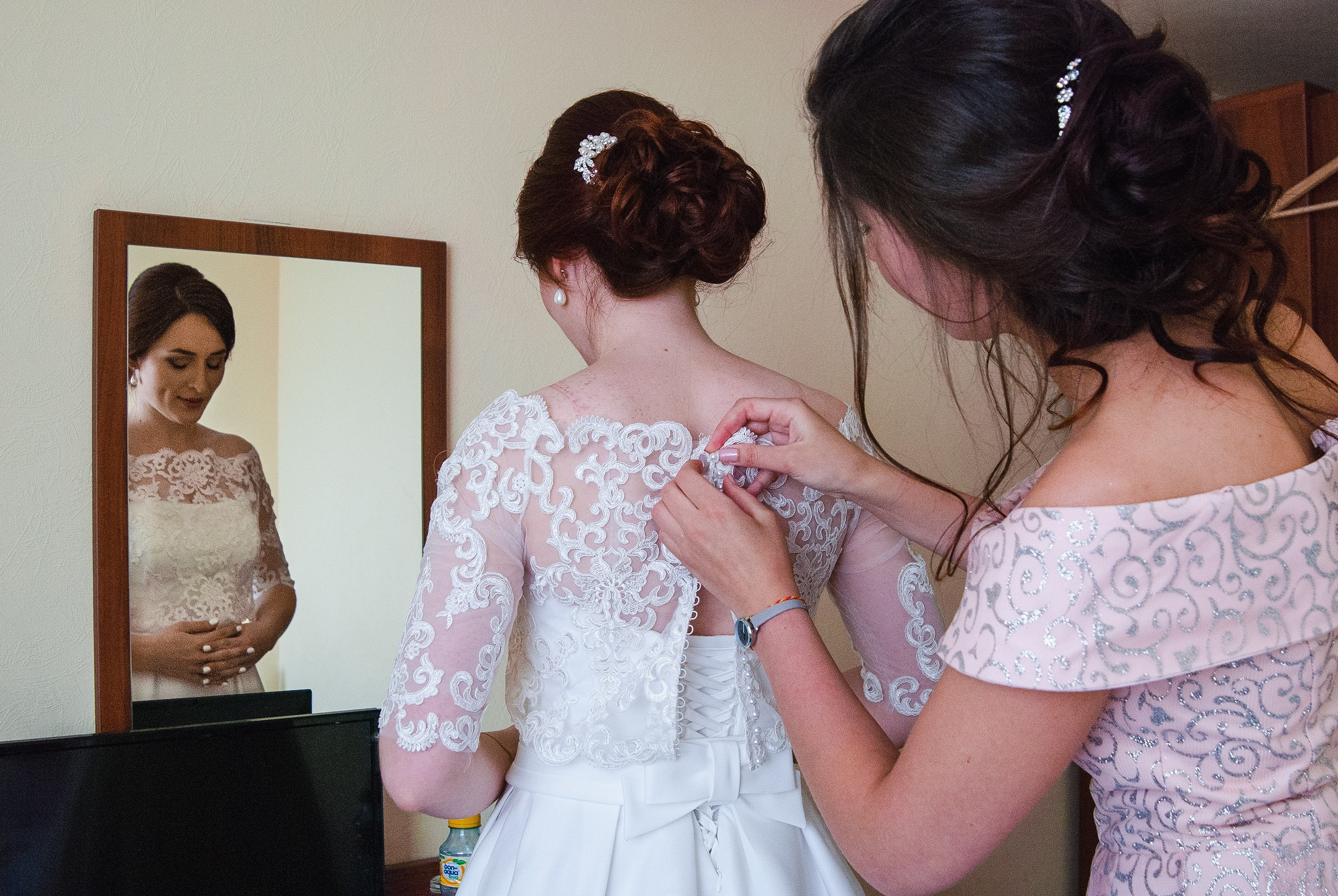 Анастасия и Роман. Утро невесты и торжественная регистрация. Семейный, портретный, репортажный фотограф lifestyle в Москве и Кирове