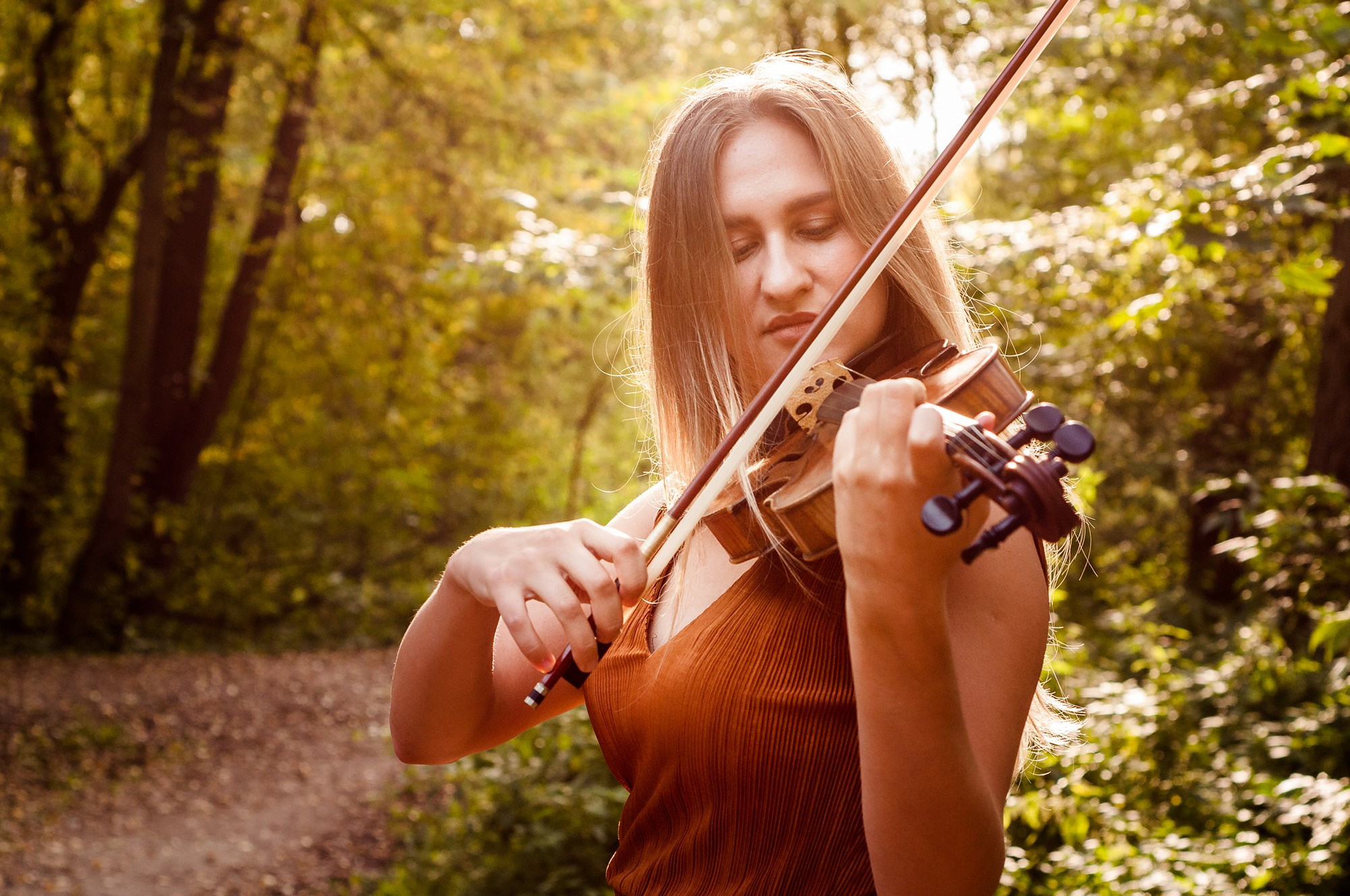 2020 Прогулка с Аней и скрипкой. Семейный, портретный, репортажный фотограф lifestyle в Москве и Кирове