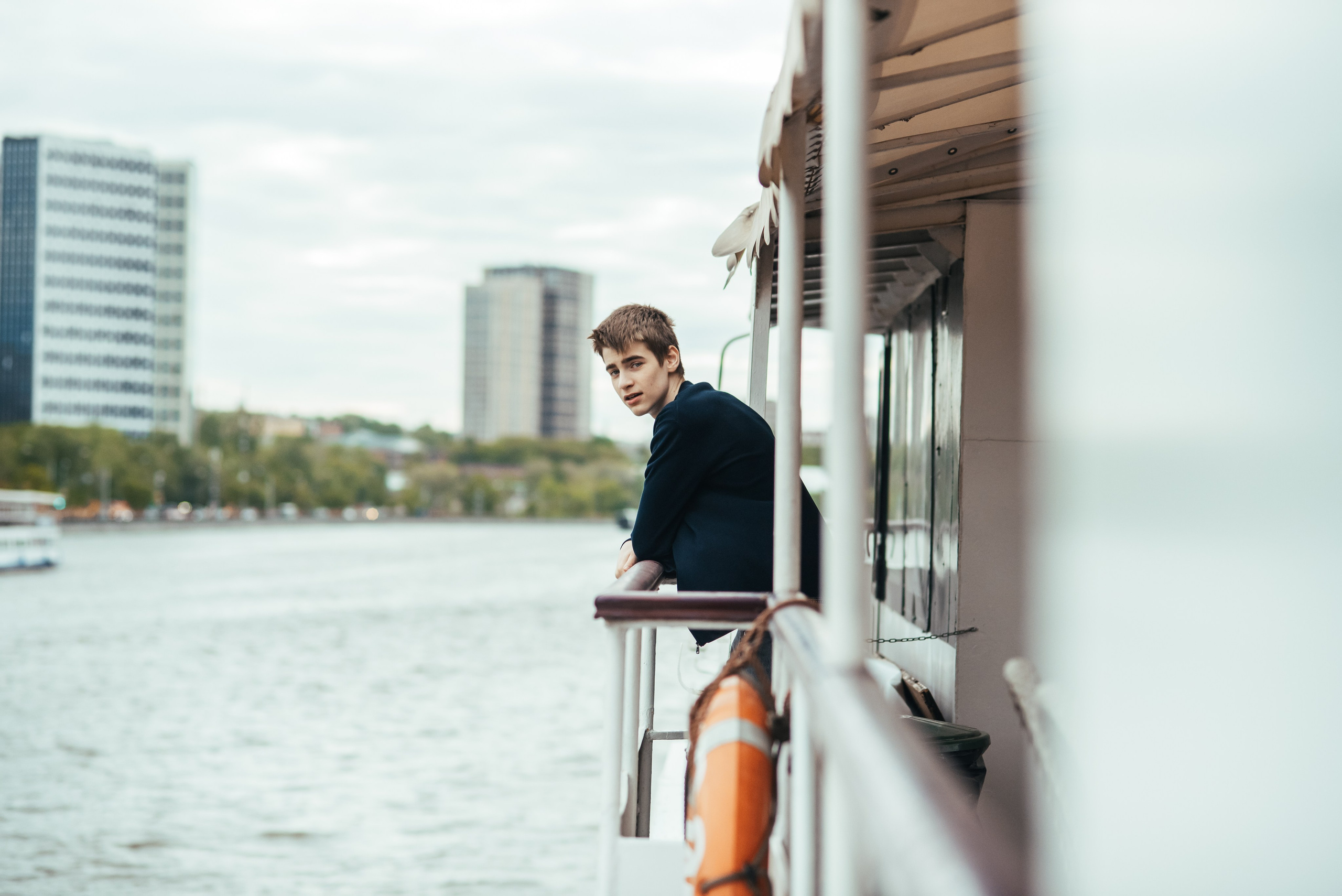 Последний звонок. Анастасия Петрович фотограф, фотокорреспондент в Москве и Санкт-Петербурге. Фотосъёмка репортажа, мероприятия, корпоративная съёмка, контент