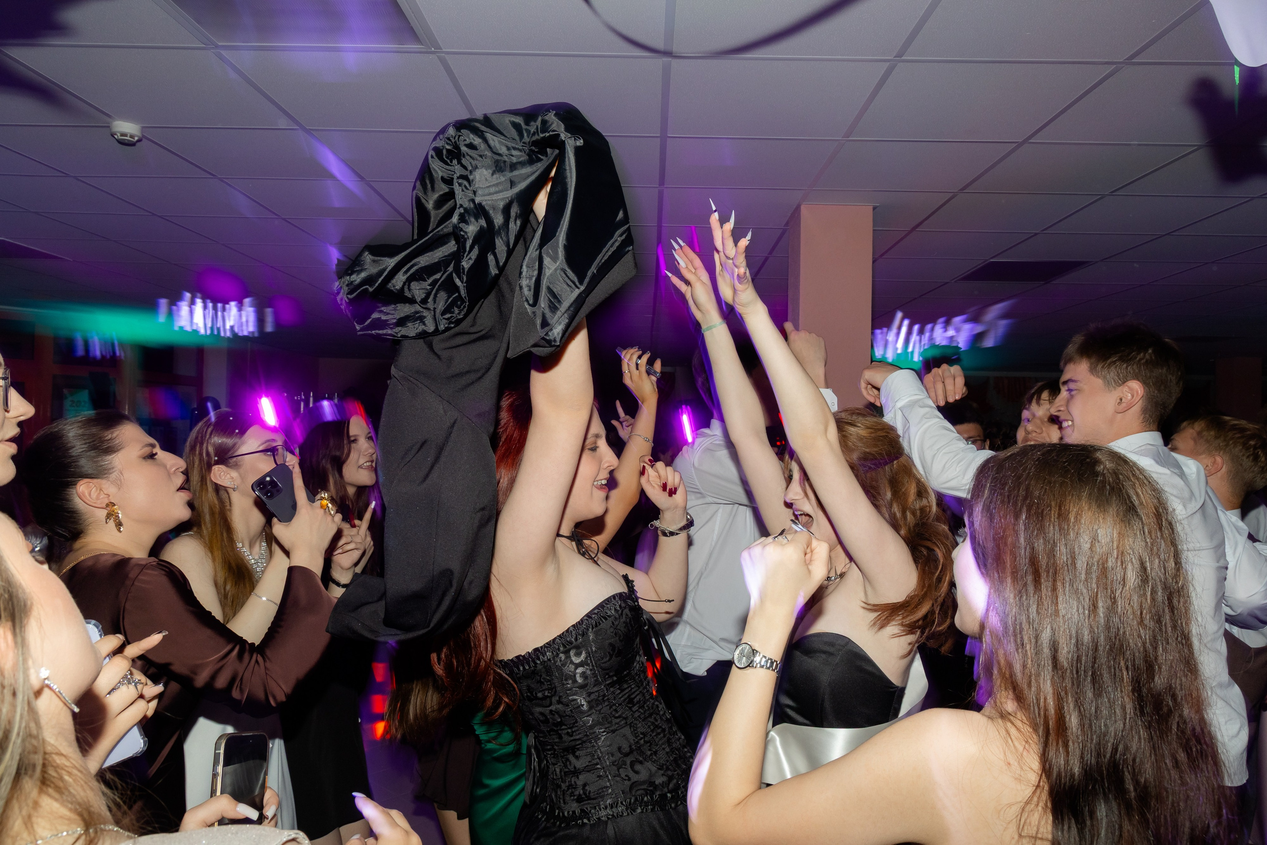 Школьный выпускной 2025 год в Минске, Беларуси. Свадебный фотограф в Минске/Беларуси Сергей Спиридонов