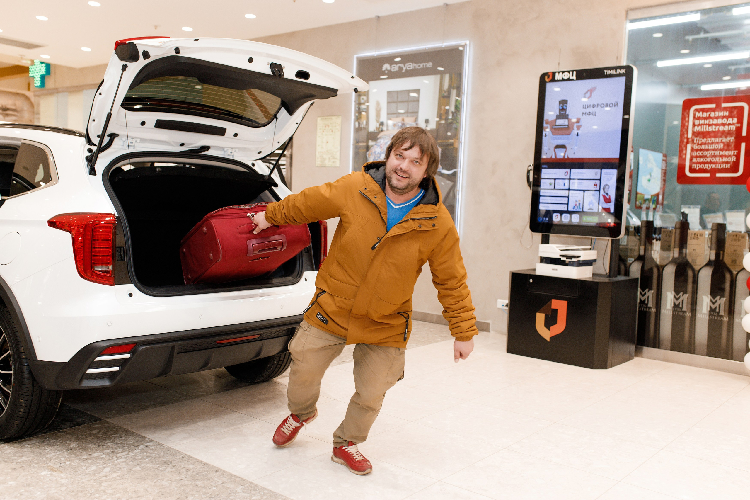 Презентация Нового HAVAL Jolion в ТРК Спешилов. Фотограф Дмитрий Молчанов | Фотограф Пермь | Фотограф