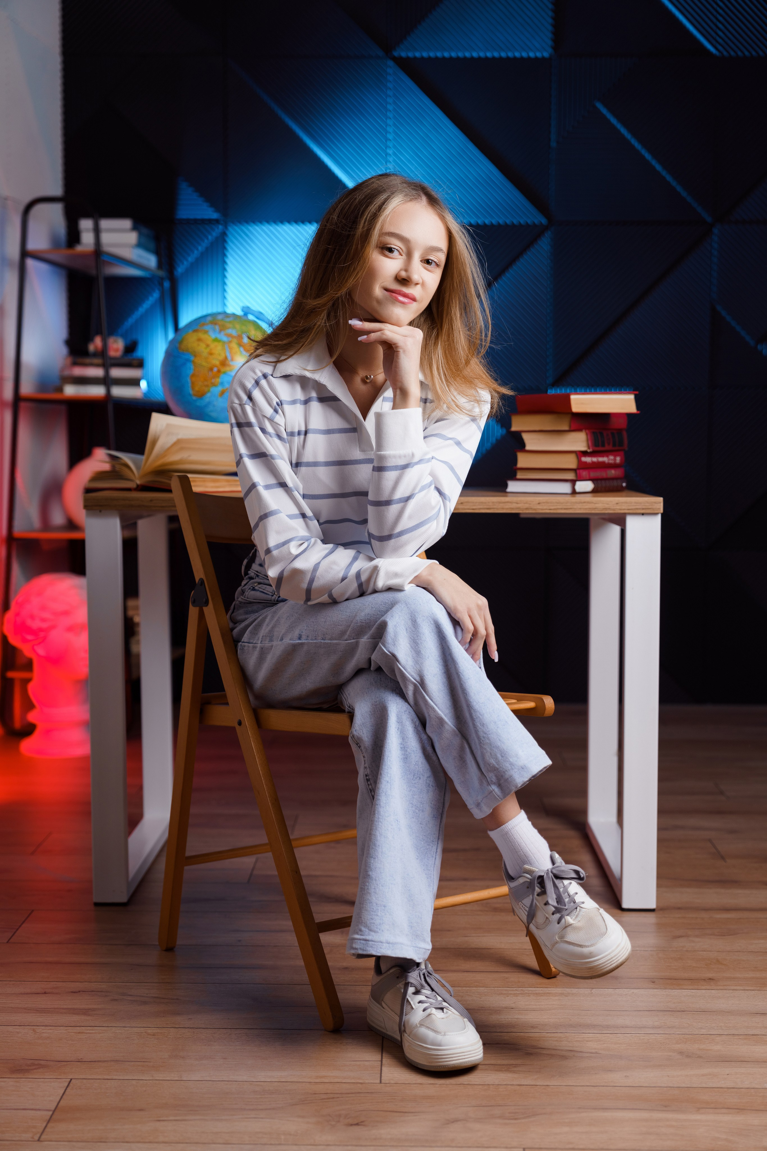 ЧБ с цветным светом. Выпускные альбомы и фотосессии в Кирове от Протасовой Жени