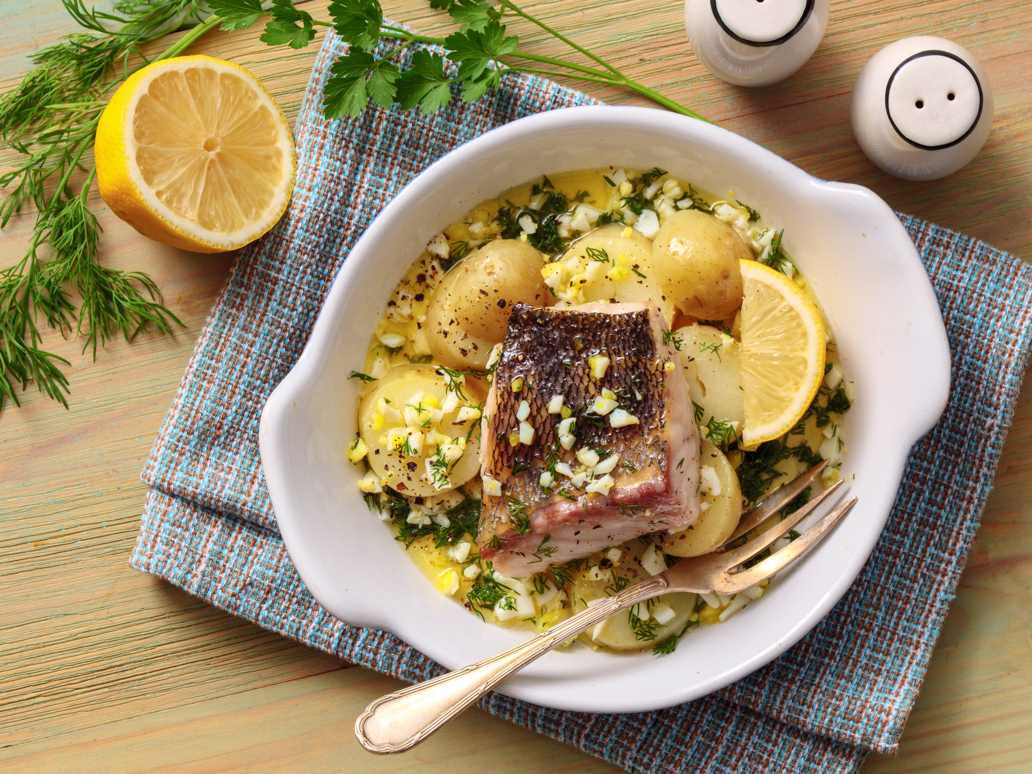 Судак с польским соусом