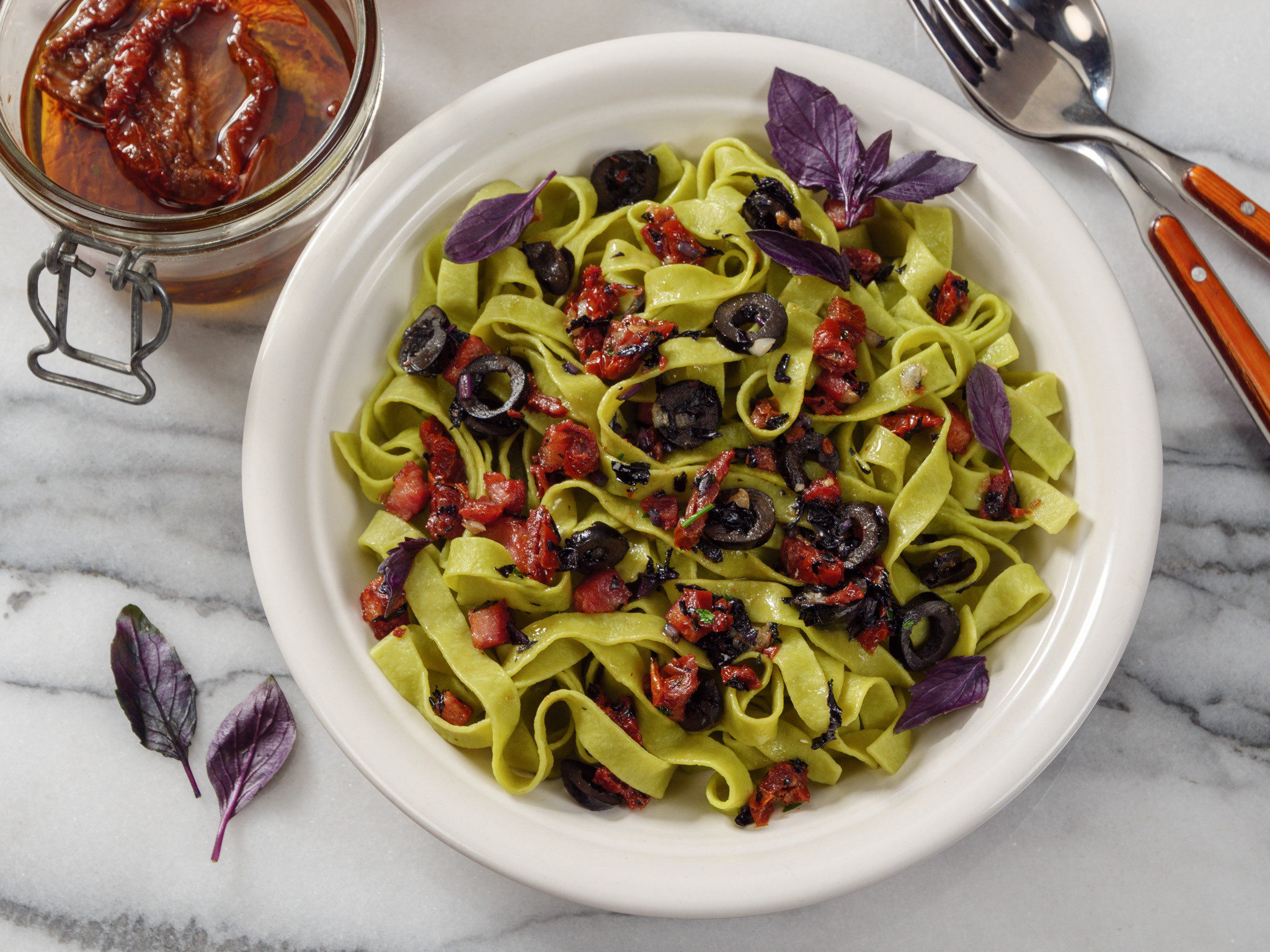 Тальятелле с соусом из оливкового масла