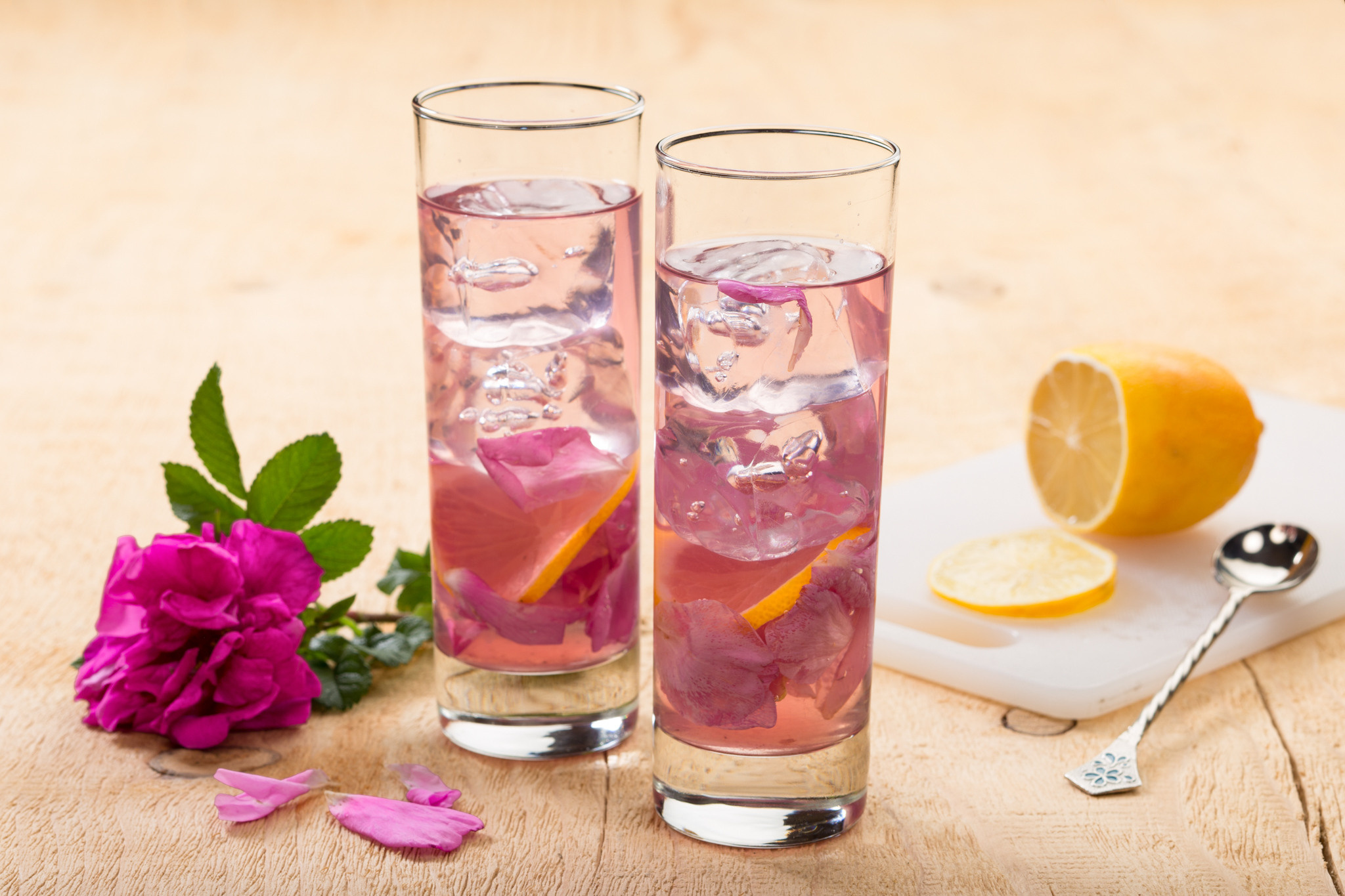 Розовый чай