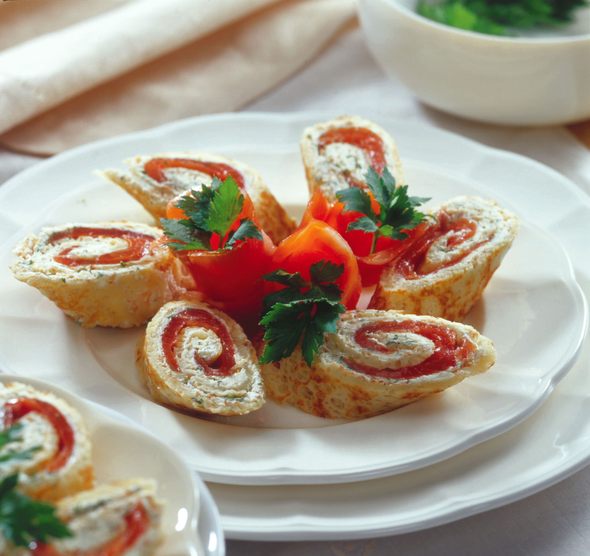 Закусочные рулеты с рыбой