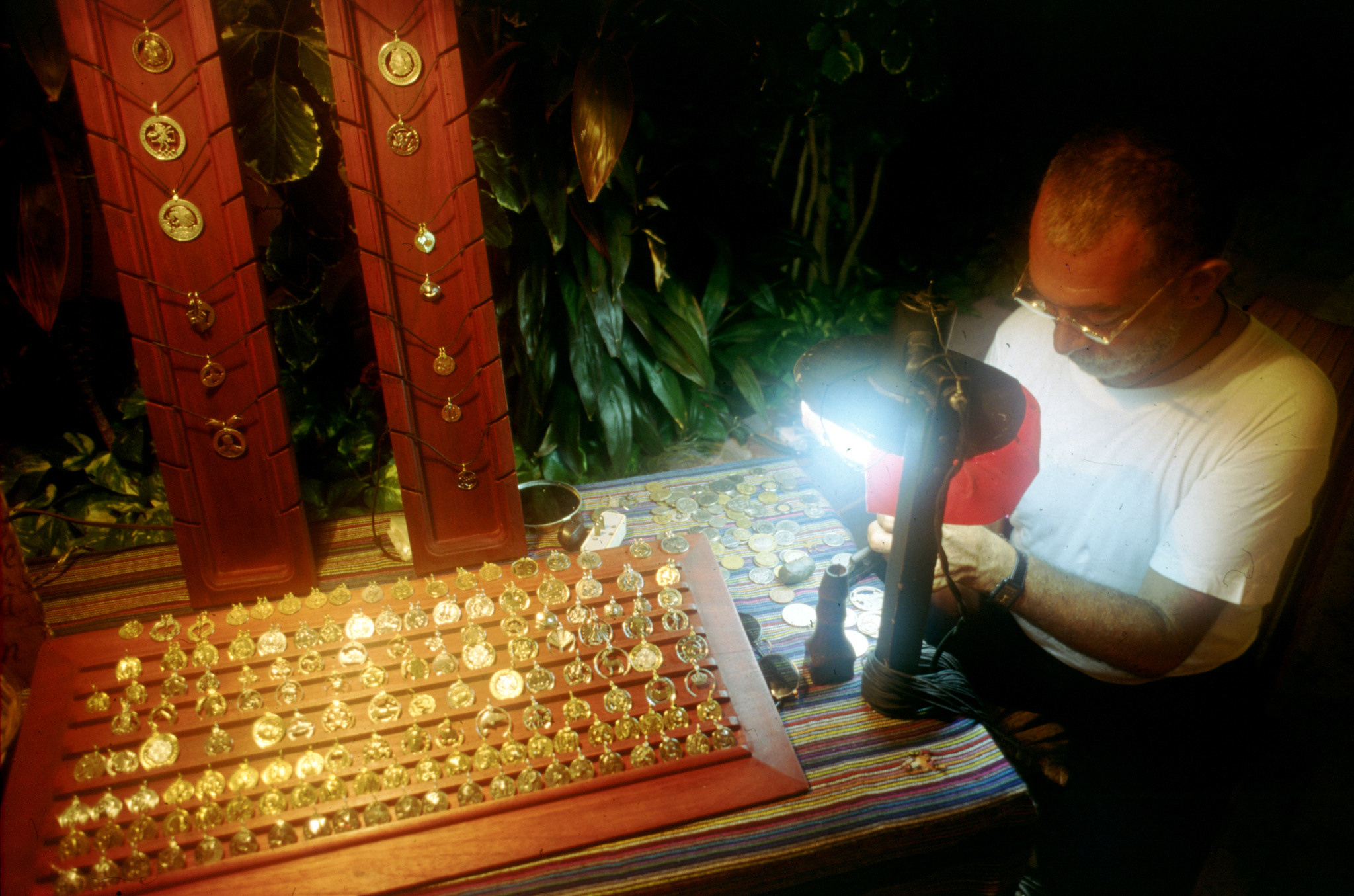 Мексиканский уличный ювелир