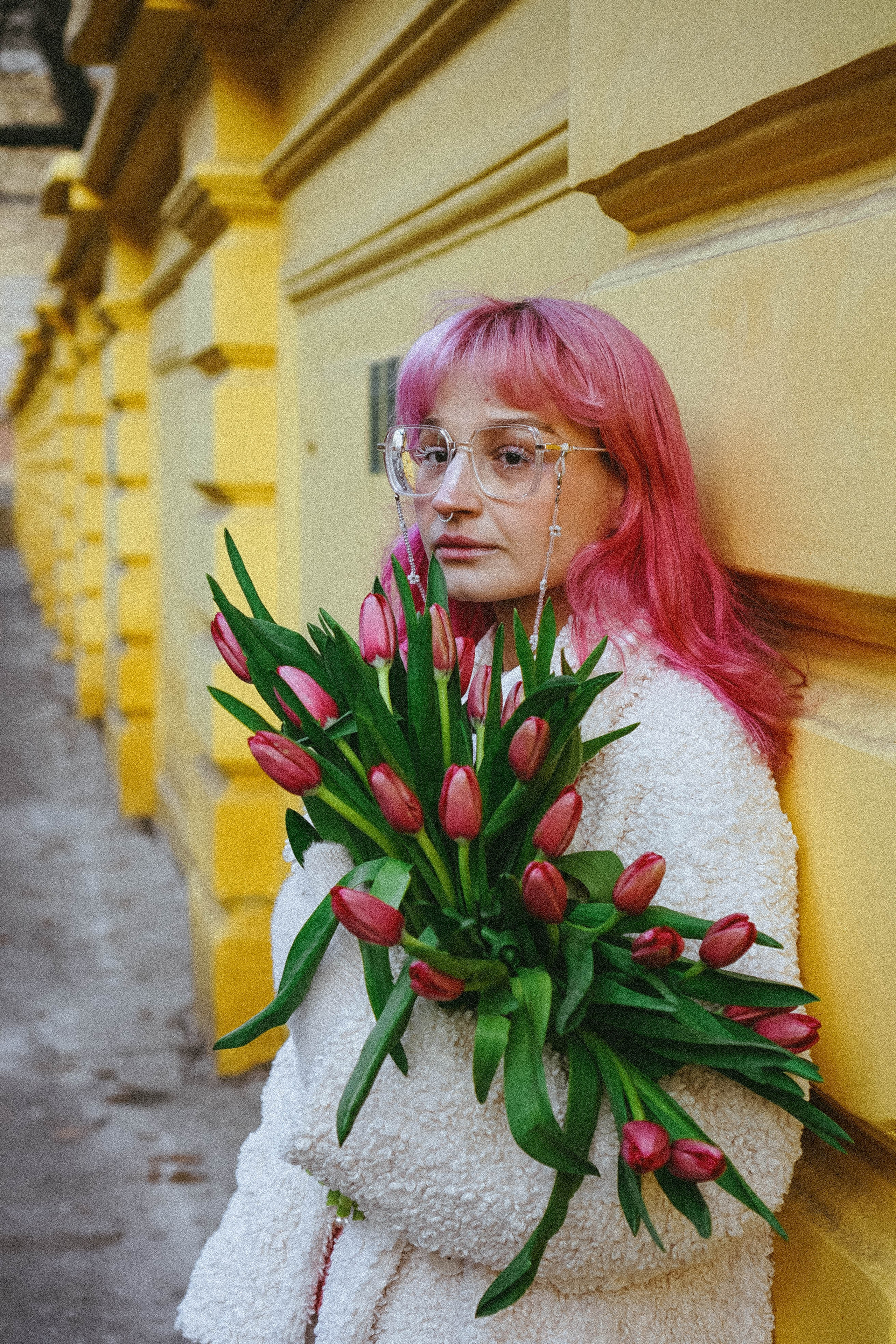 Прогулочная фотосессия с тюльпанами. Профессиональный фотограф, Санкт-Петербург — Виктория Богомолова