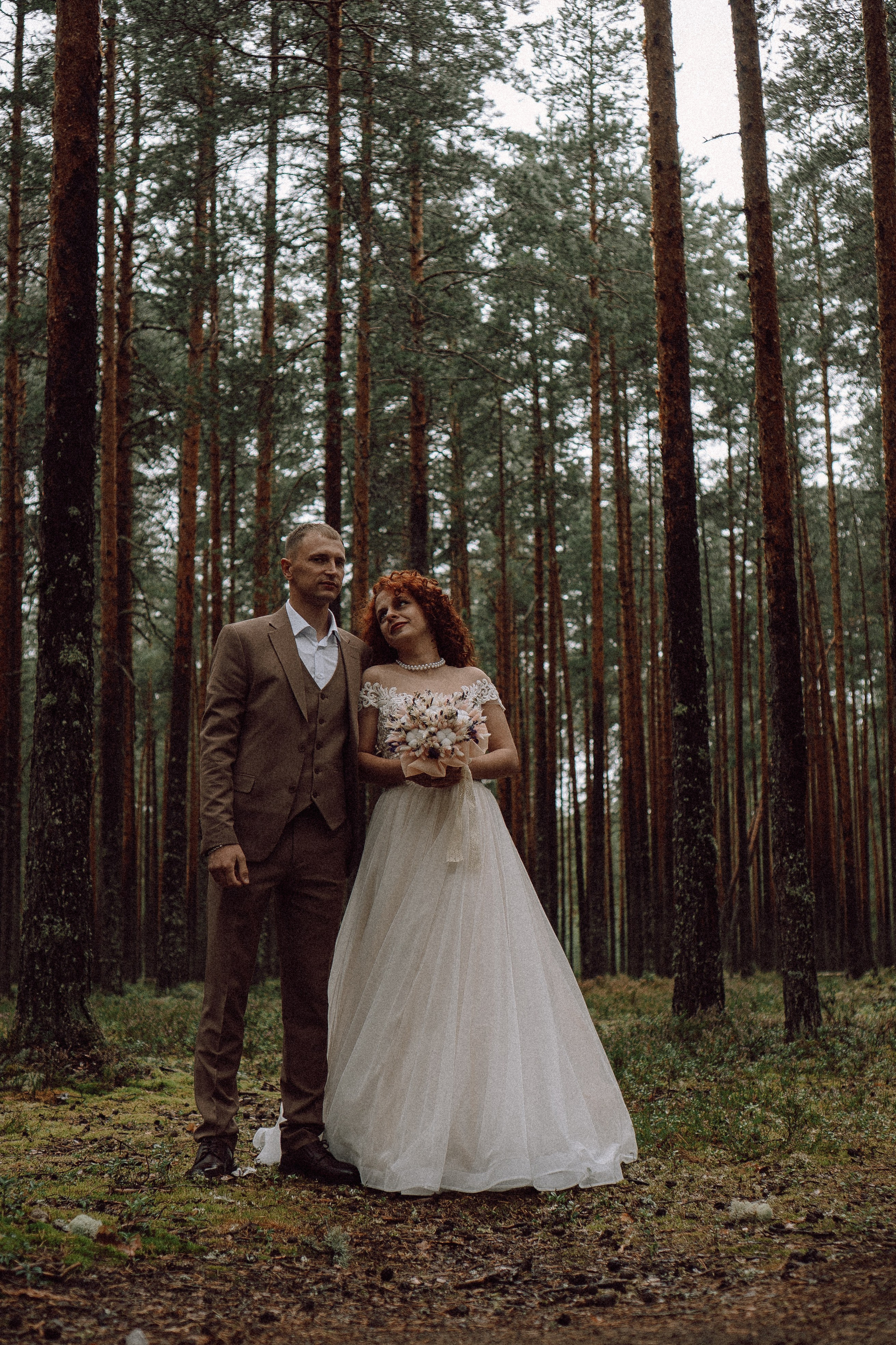СВАДЕБНАЯ ФОТОСЕССИИЯ ПАРЫ В ГОРОДЕ ПРИОЗЕРСК В СОСНОВОМ ЛЕСУ И С ПИКАПОМ. Профессиональный фотограф, Санкт-Петербург — Виктория Богомолова