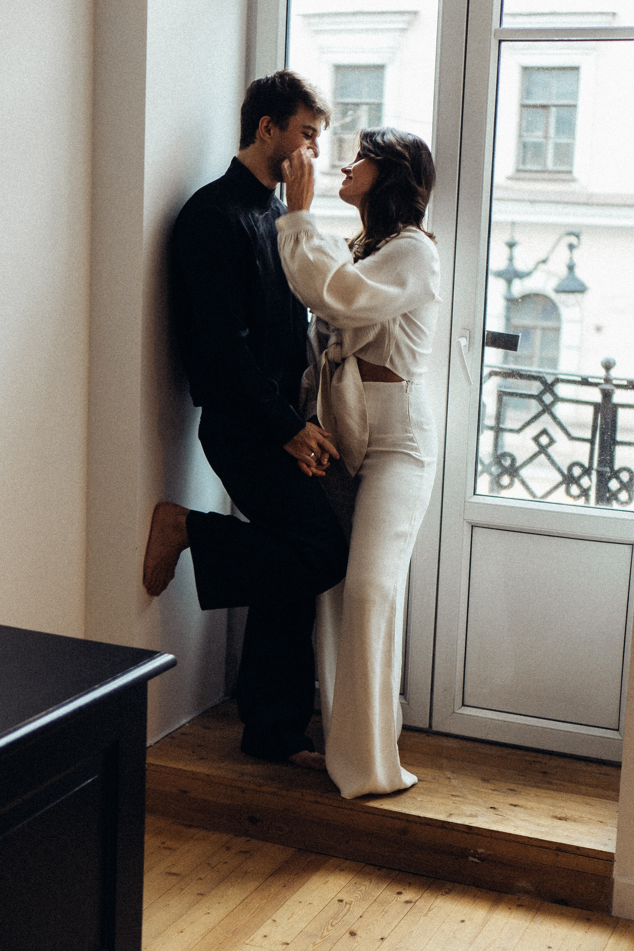 УТРО ЖЕНИХА И НЕВЕСТЫ В ПИТЕРСКОЙ КВАРТИРЕ И СЬЕМКА С СВАДЕБНЫХ ОБРАЗАХ. Профессиональный фотограф, Санкт-Петербург — Виктория Богомолова