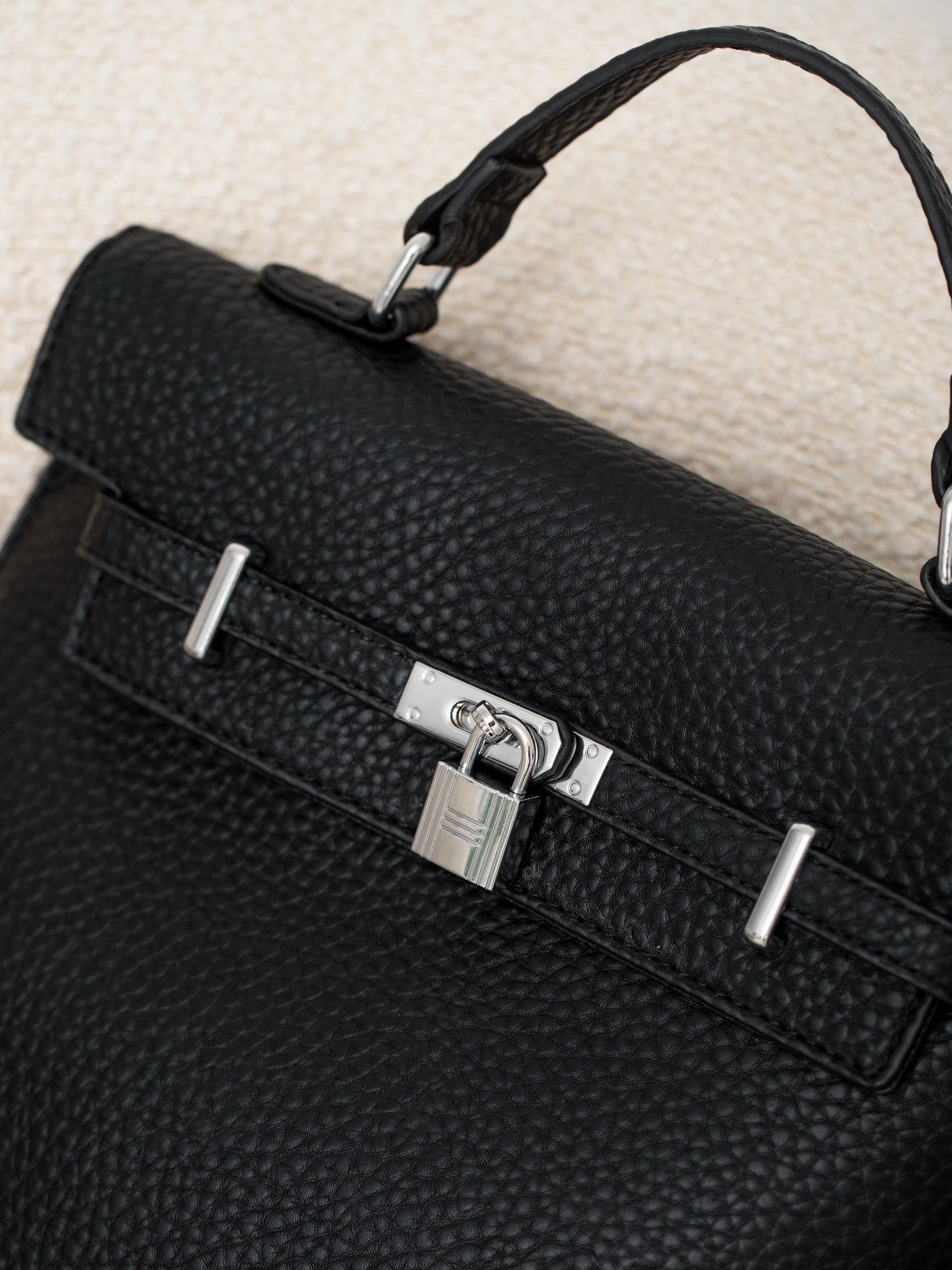 Сумки. Предметный и женский фотограф в Новосибирске