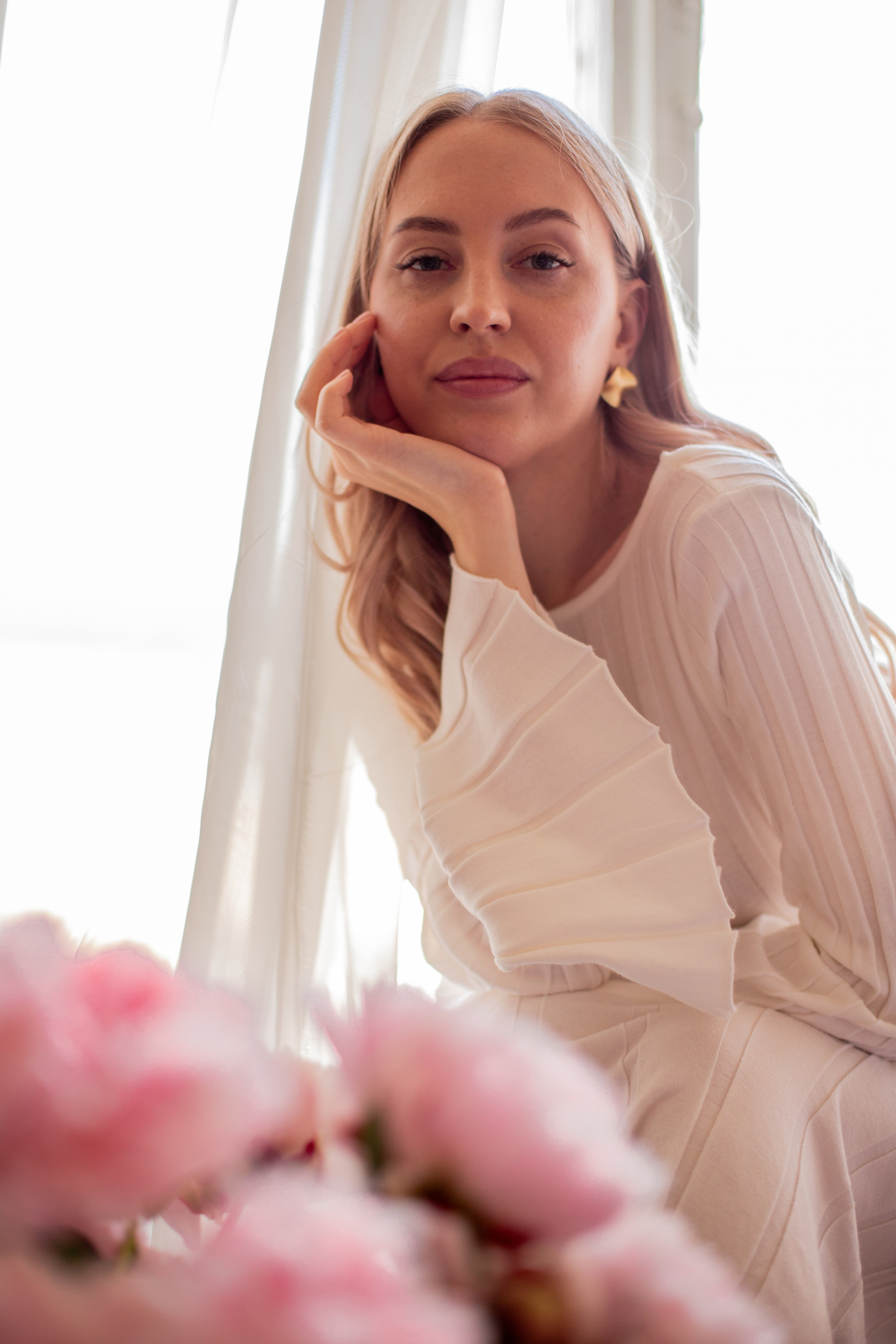 Съемка в живых пионах. Семейный и индивидуальный фотограф в Ростове-на-Дону