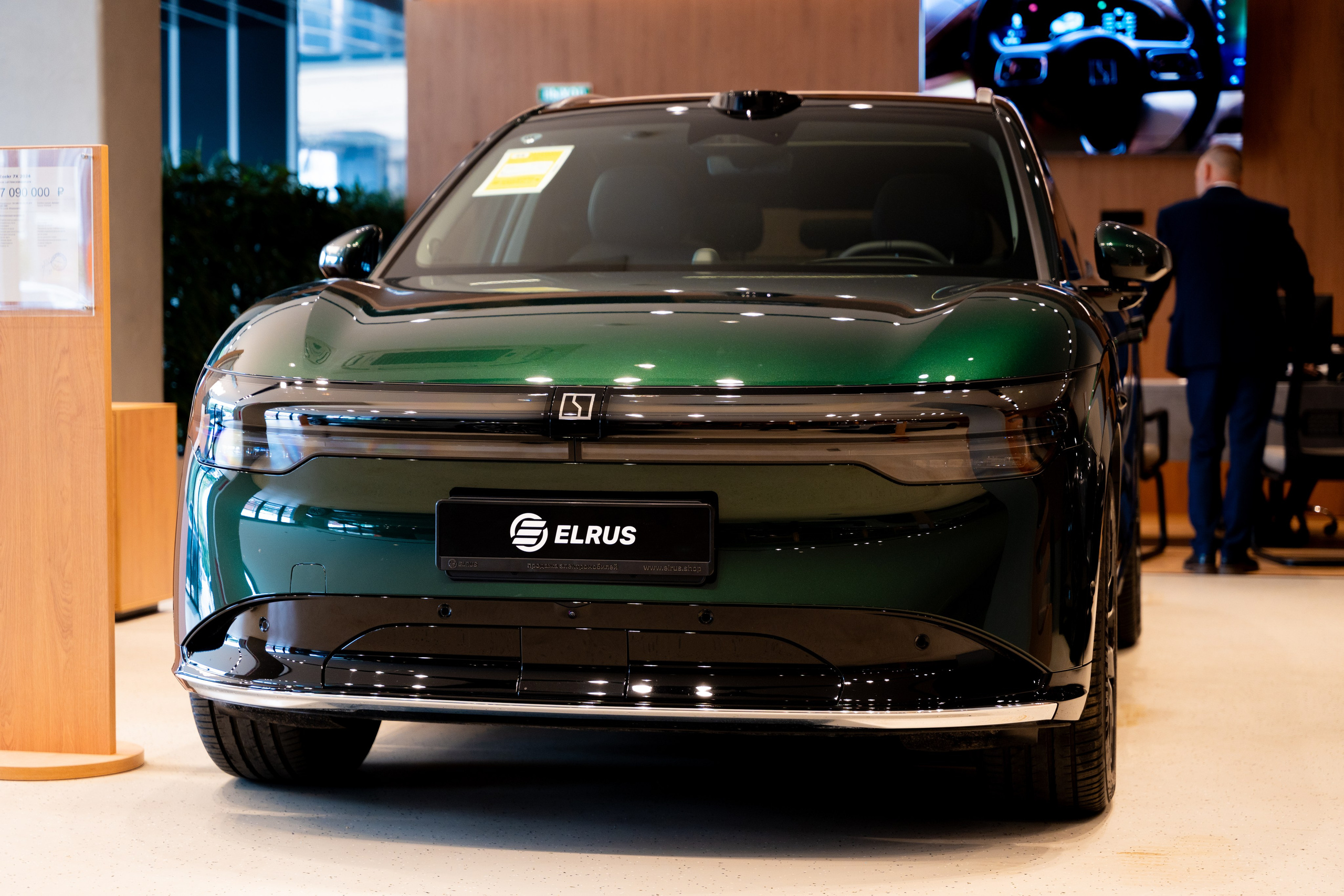 Интерьерная фотосъемка автосалона Elrus в Краснодаре. Zeekr, LiXiang Профессиональная фотосъемка интерьера премиум-автосалона в Краснодаре. Шедевры для Вас! Фотограф и Видеограф в Краснодаре Пахиев Руслан