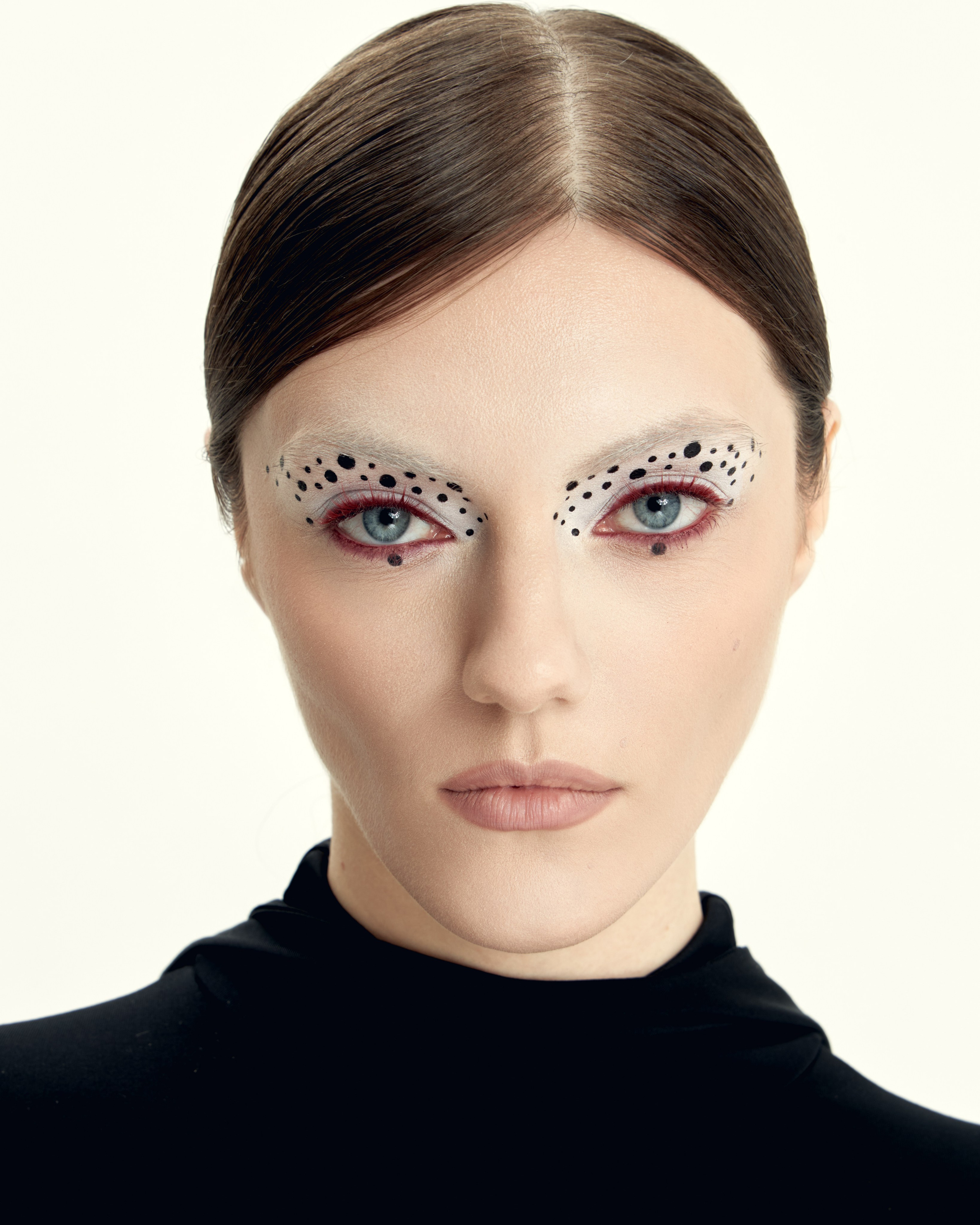 BEAUTY. Фотограф для брендов из Санкт-Петербурга Элина Каспаравичюс