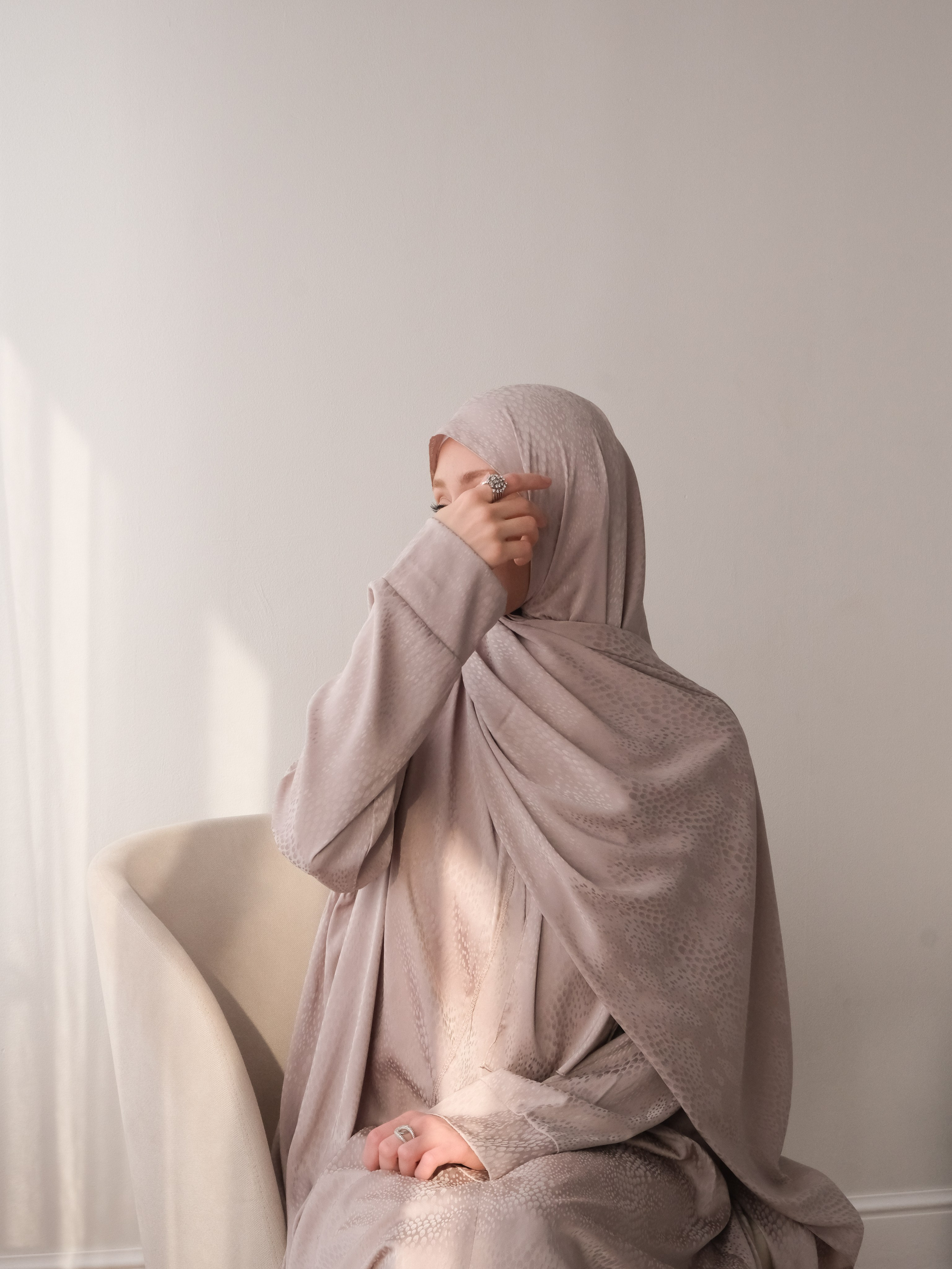 Shinee abayas. VonContent