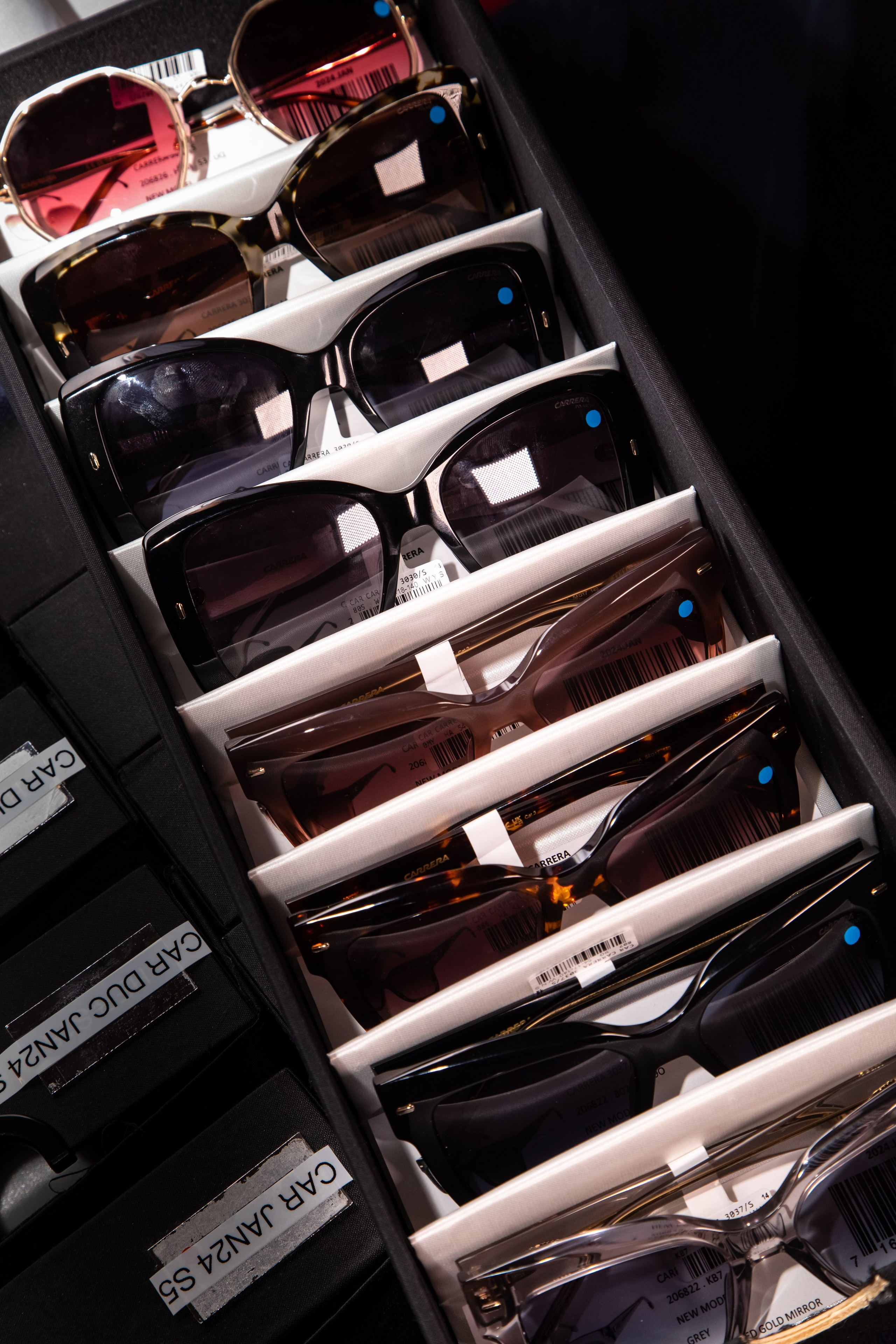 Safilo Group — Buying days in St. Petersburg. Двойняшки-фотографы Анна и Анастасия в Санкт-Петербурге