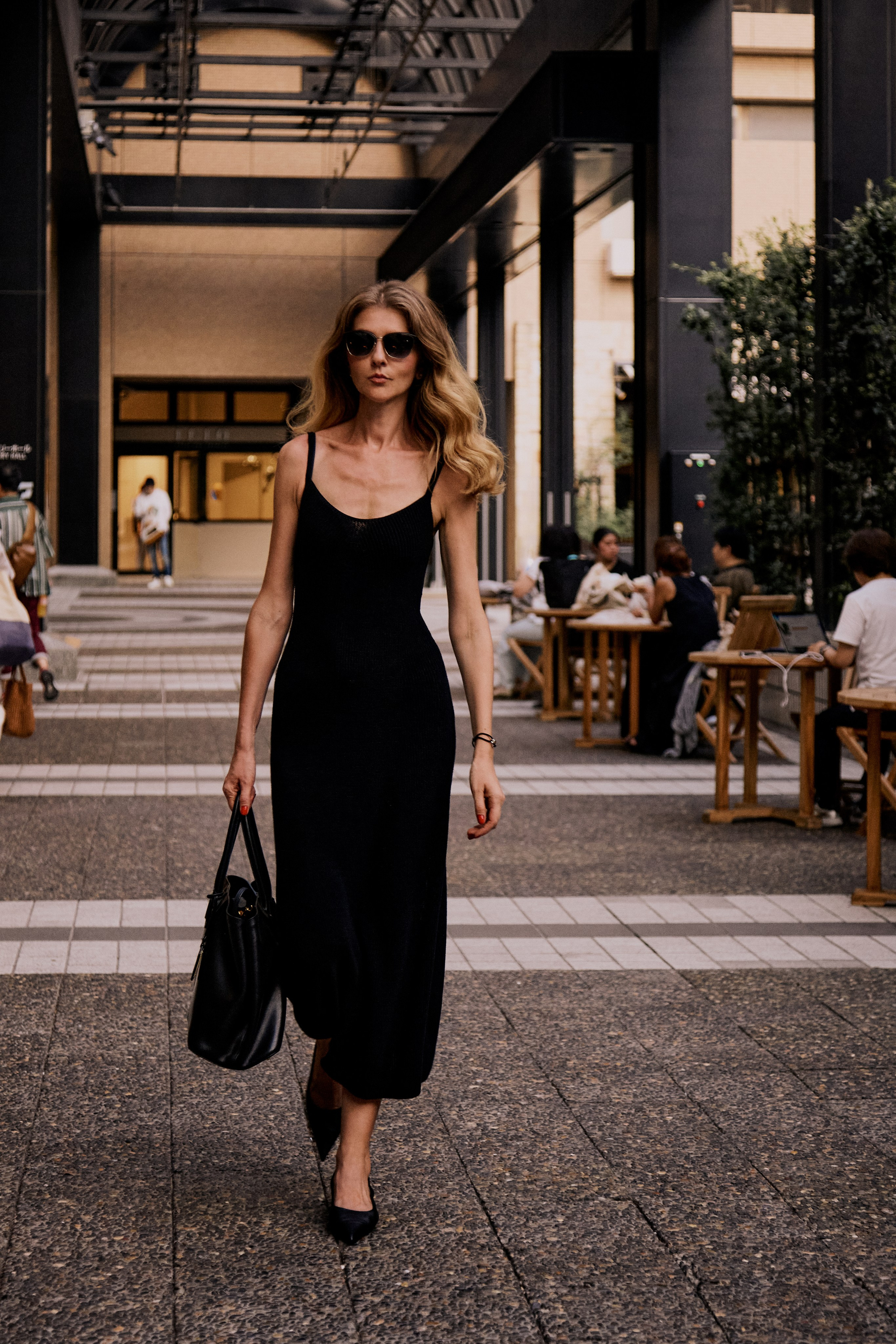 Mila on Tokyo streets. Photographer & retoucher