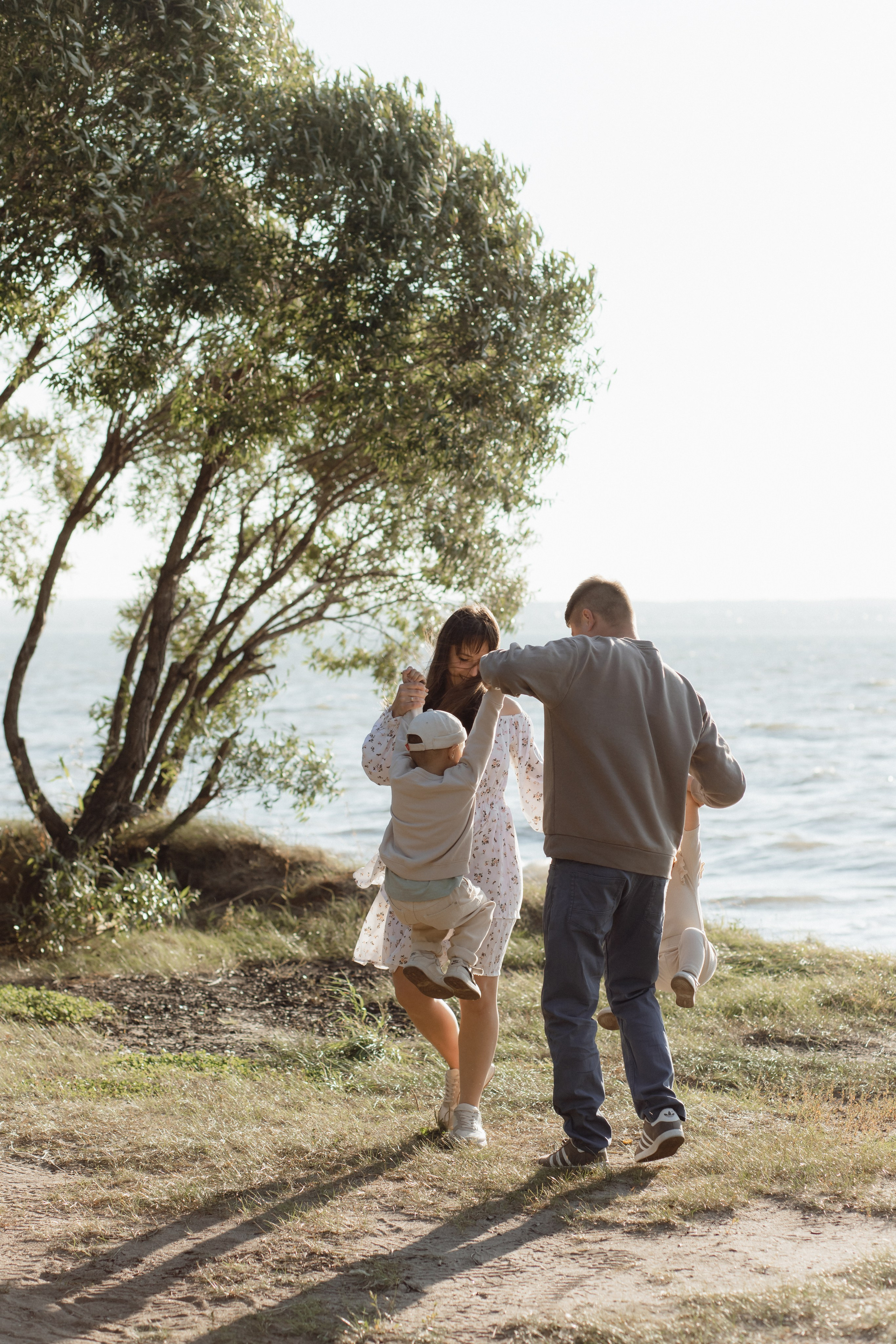 На берегу. Семейный и свадебный фотограф в Челябинске Мария Леонтьева