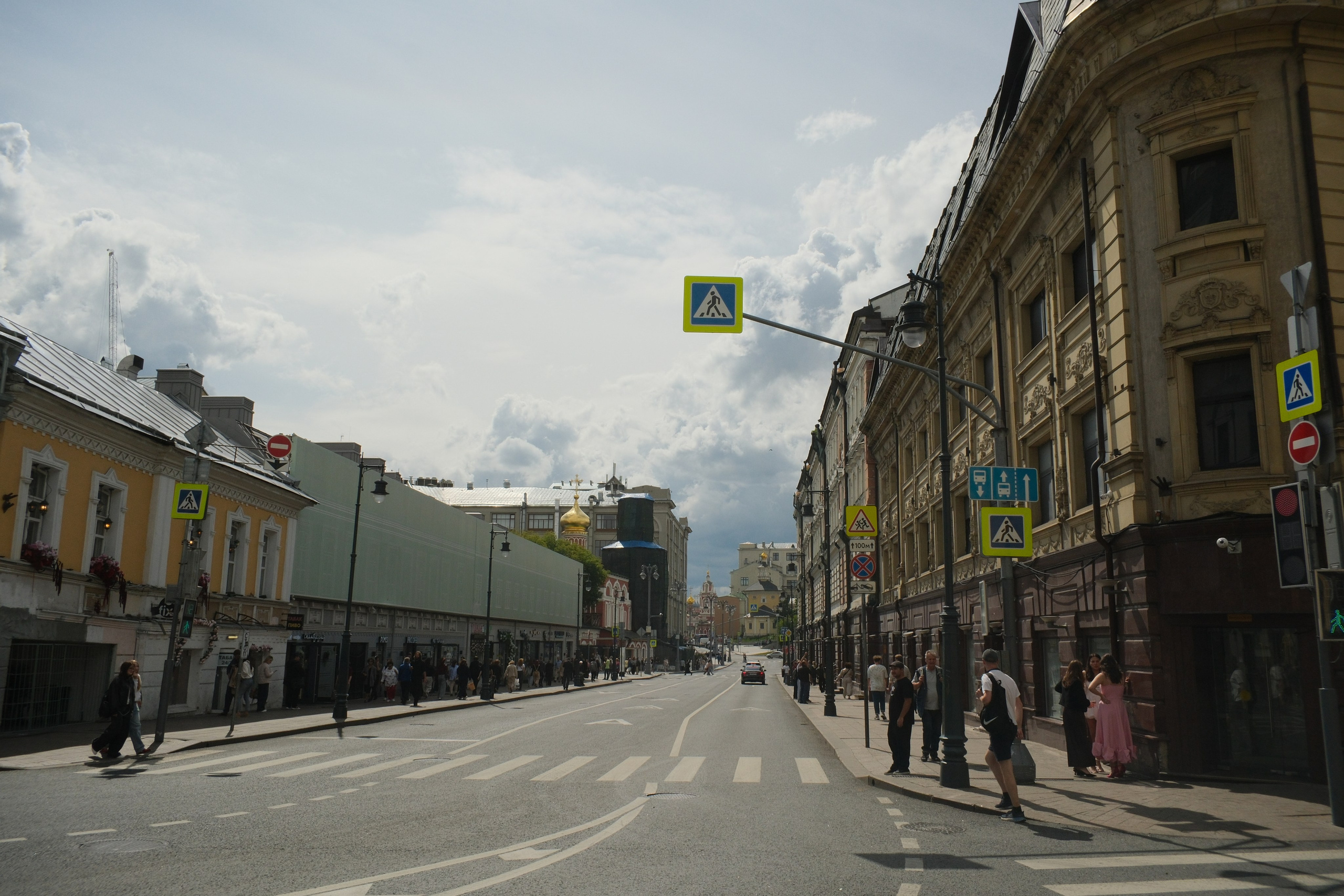 Улица, люди, жизнь…