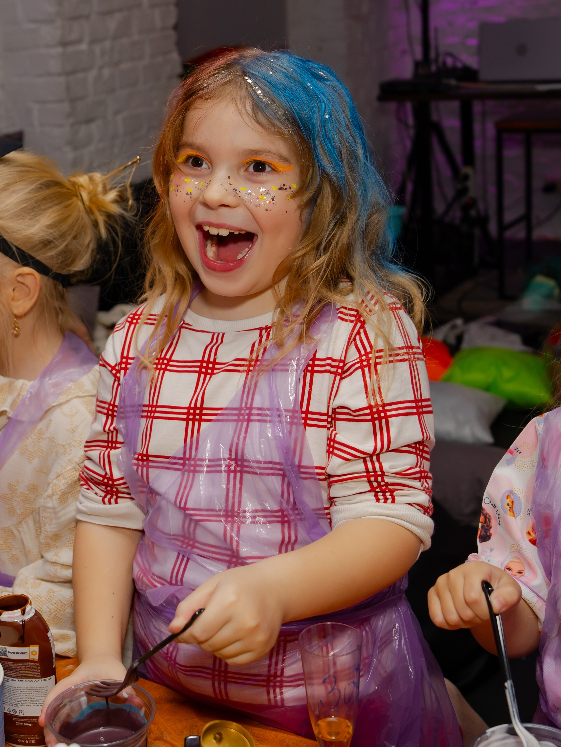 Битва подушками. Крамер Юлиана детский и семейный фотограф