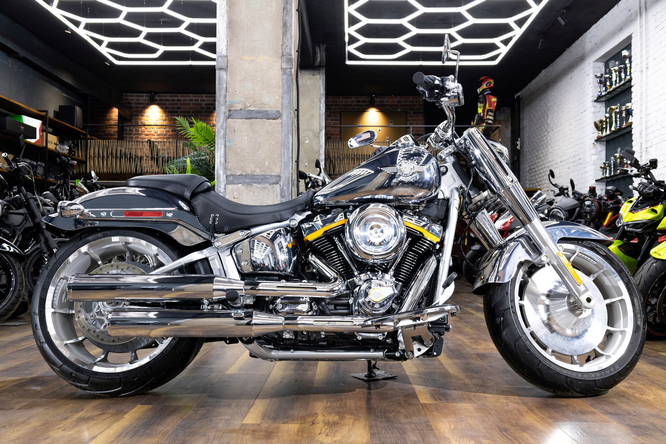 Фотосессия с мотоциклами и автомобилями. Предметный фотограф в Москве и Московской области