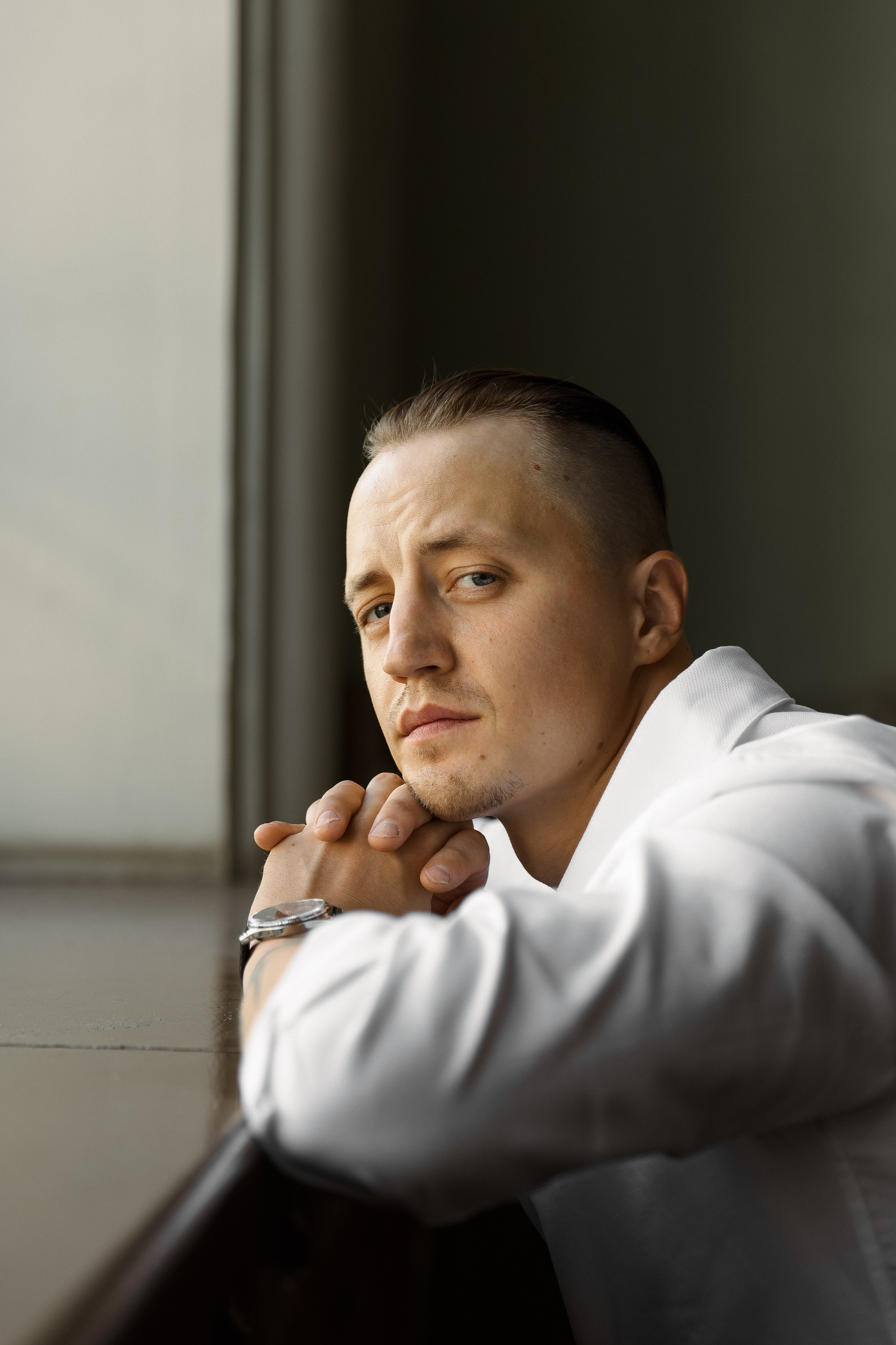 Кристина и Артем — свадебная съемка на Витебском вокзале. Свадебный и портретный фотограф в Санкт-Петербурге Анна Демьянова