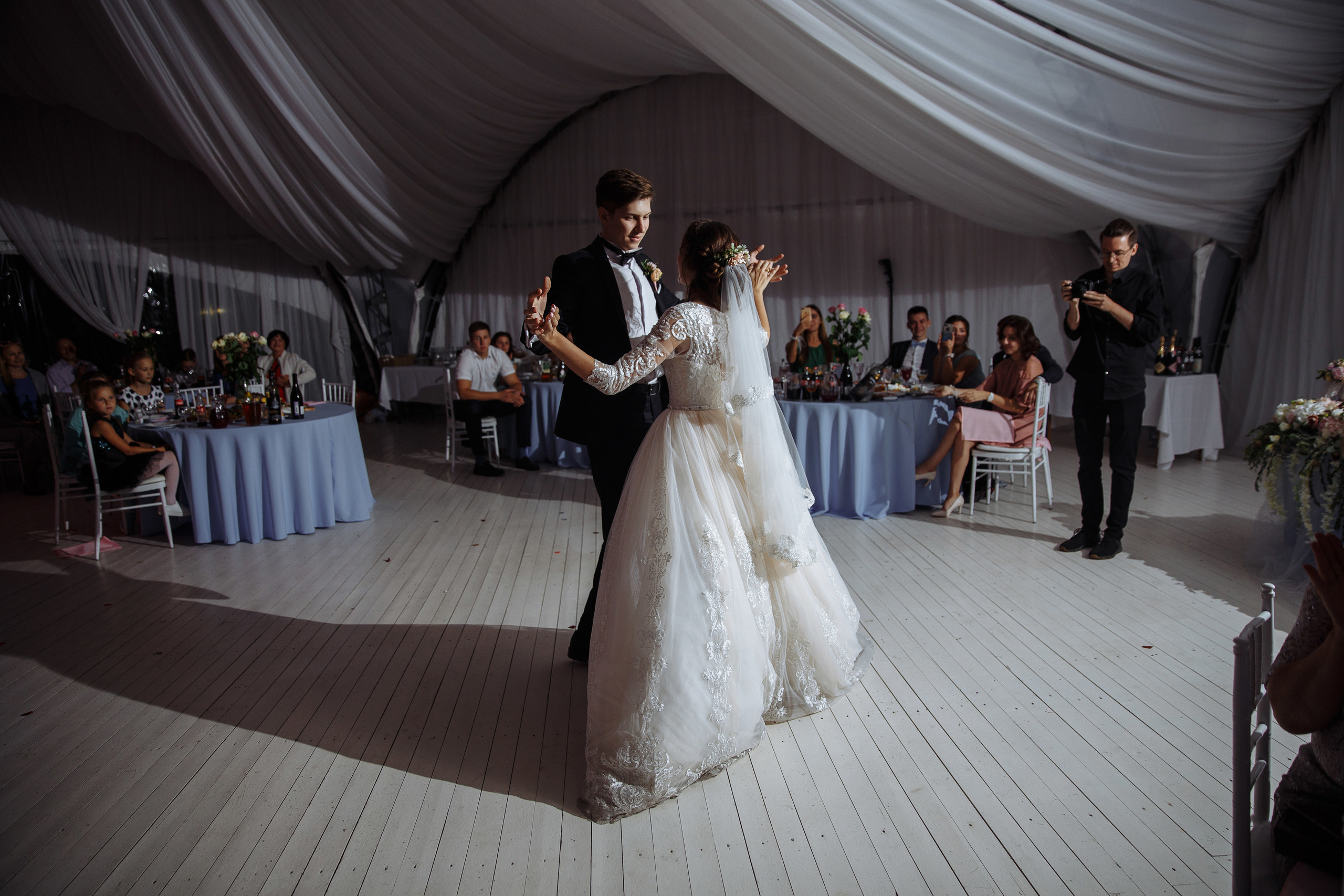 Свадебный фотограф в Москве Тёма Савостиков