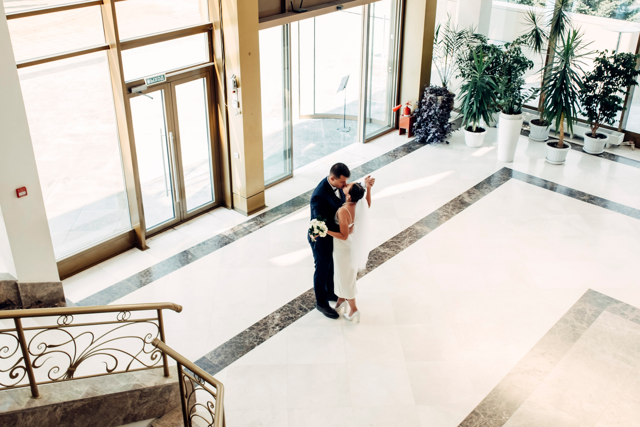 Свадебная прогулка в городе. Фотограф в Иркутске Анна Мирошникова