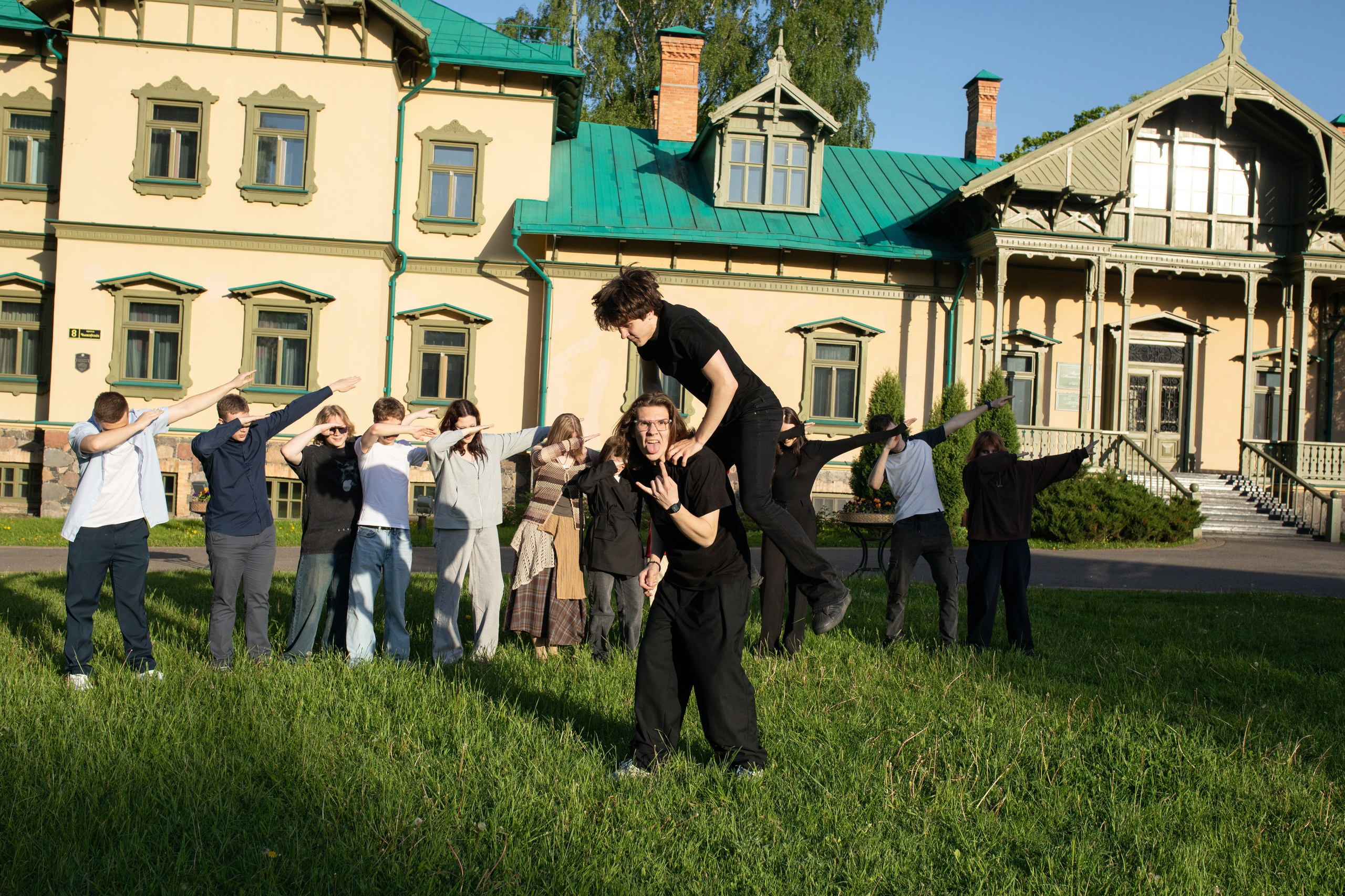 19/05/26 Лошицкий. Выпускные альбомы Cardsi