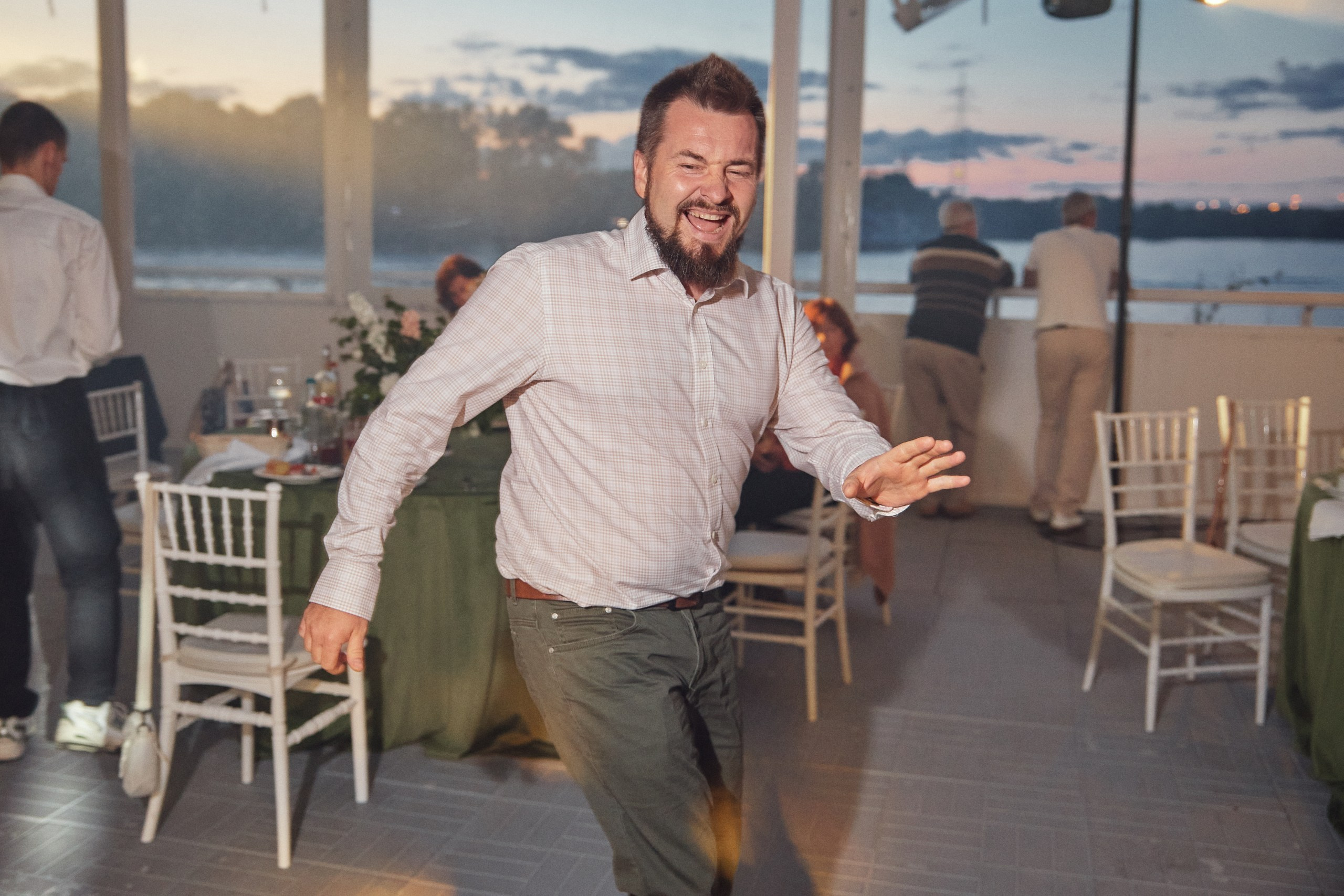 Счастье здесь. Свадебный фотограф Антон Артюшин. Работаю в Нижнем Новгороде и Москве