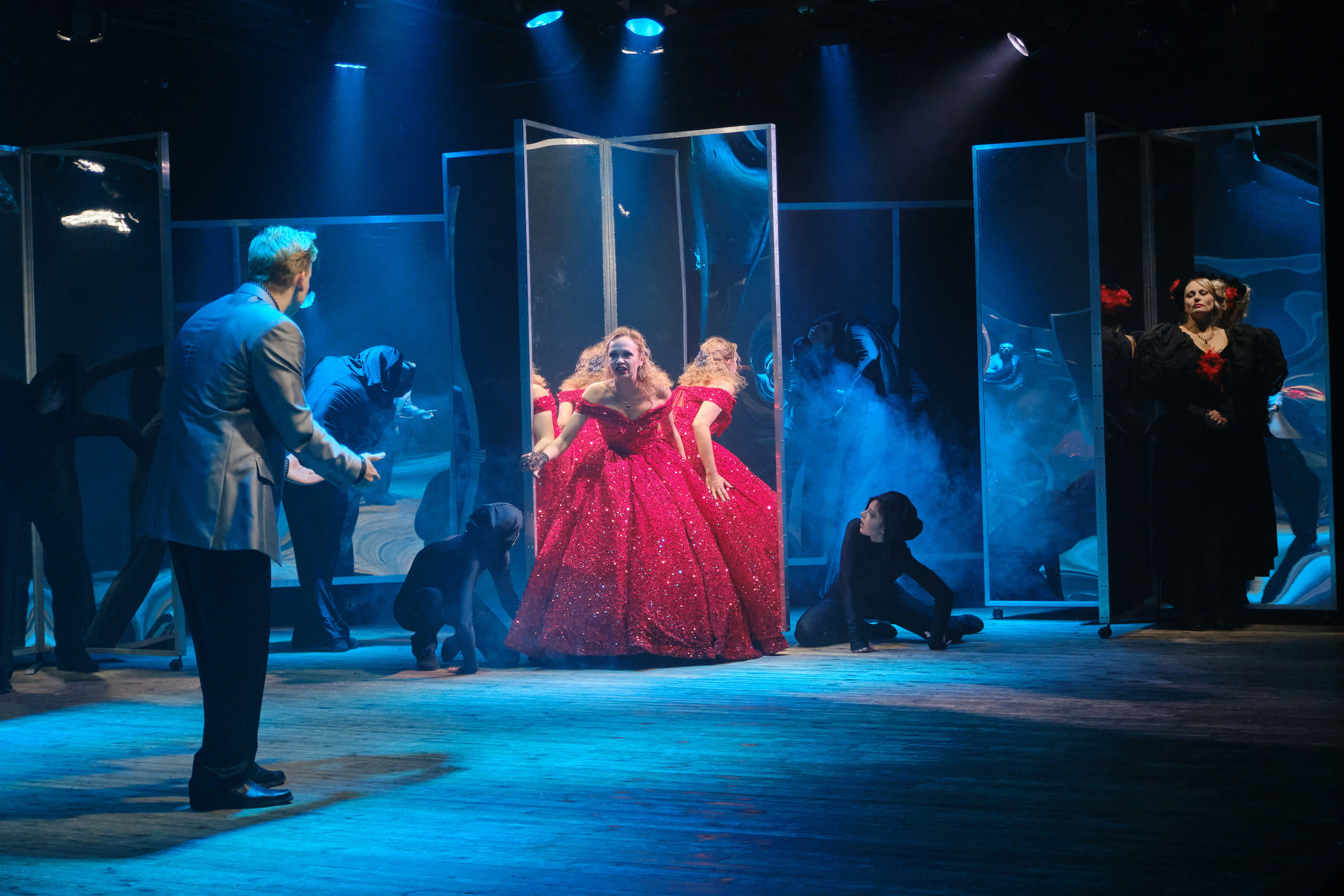 Спектакль «Средство Макропулоса»