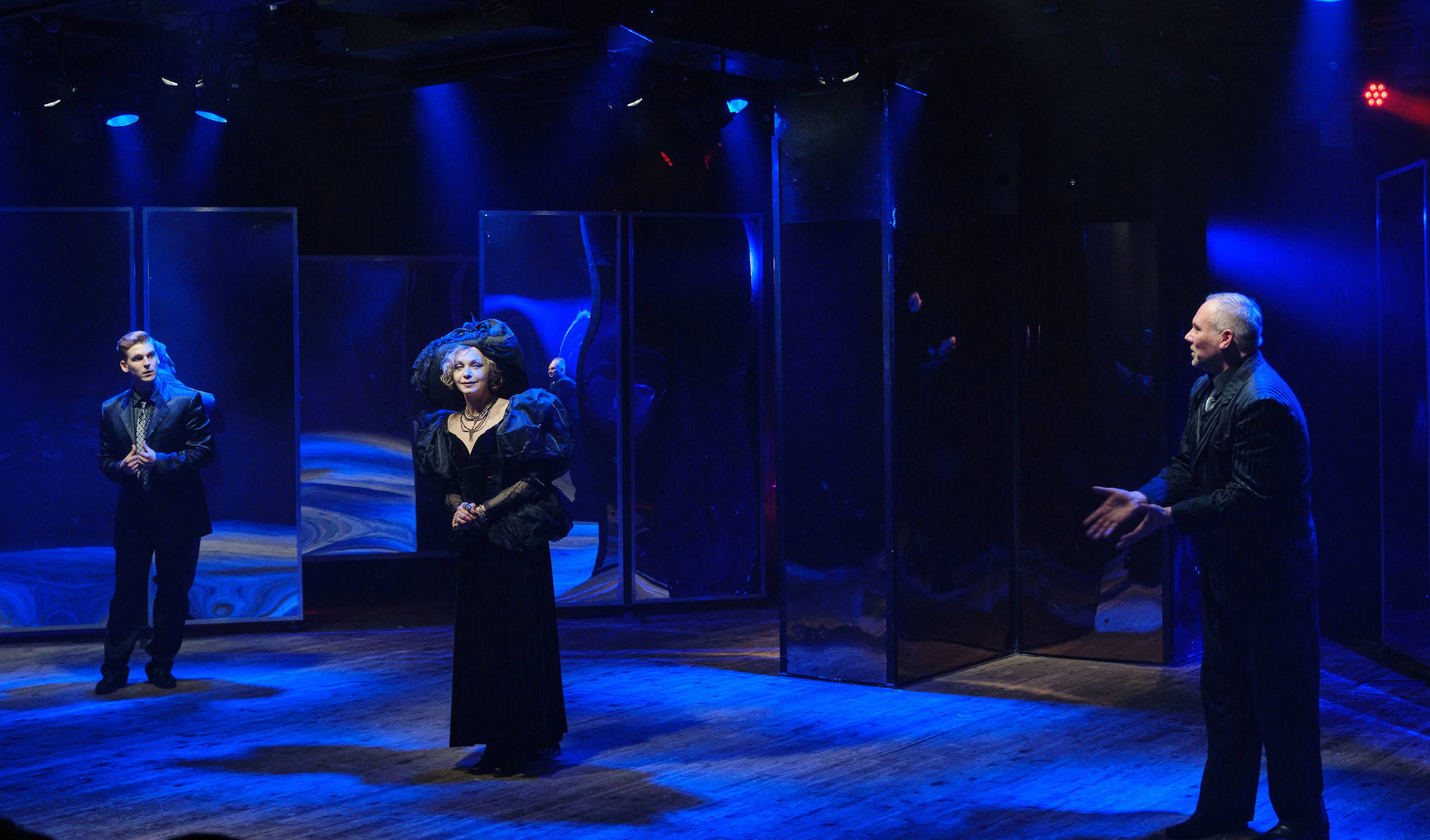 Спектакль «Средство Макропулоса»