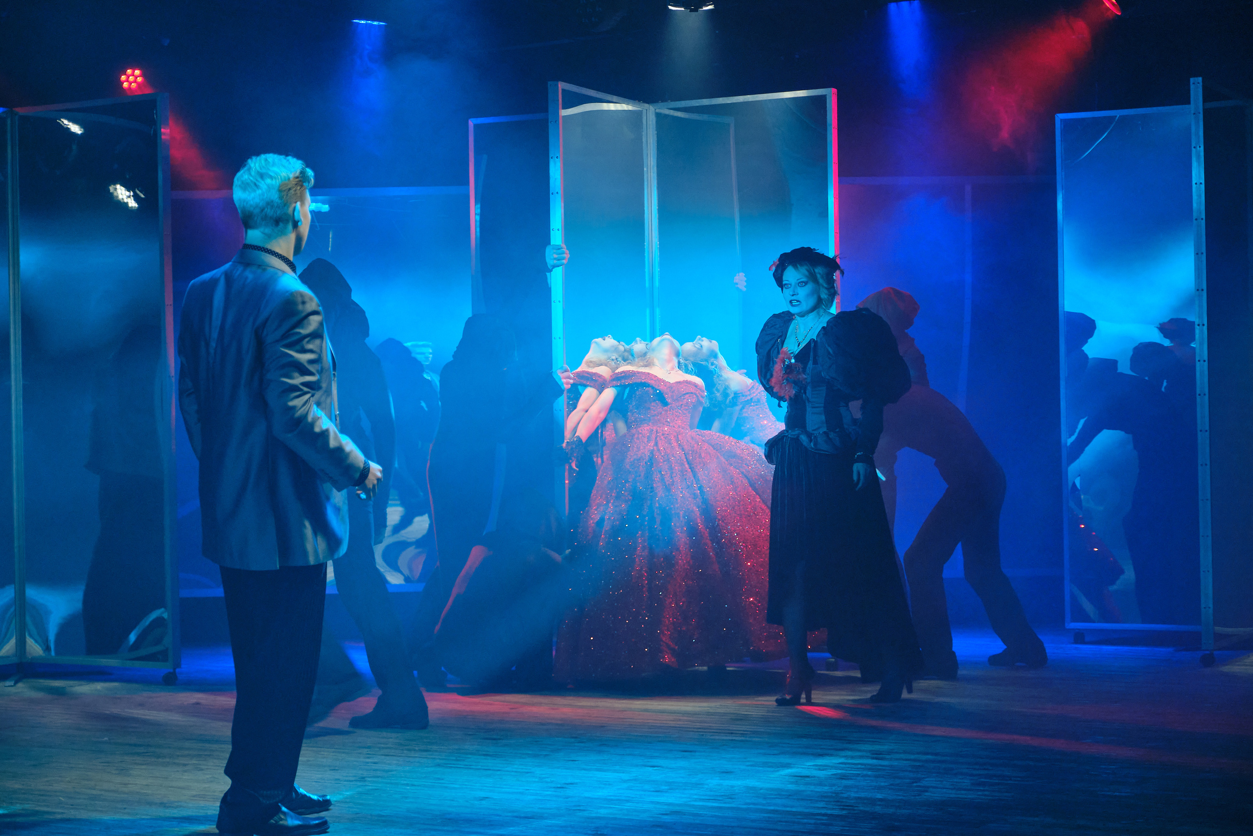 Спектакль «Средство Макропулоса»