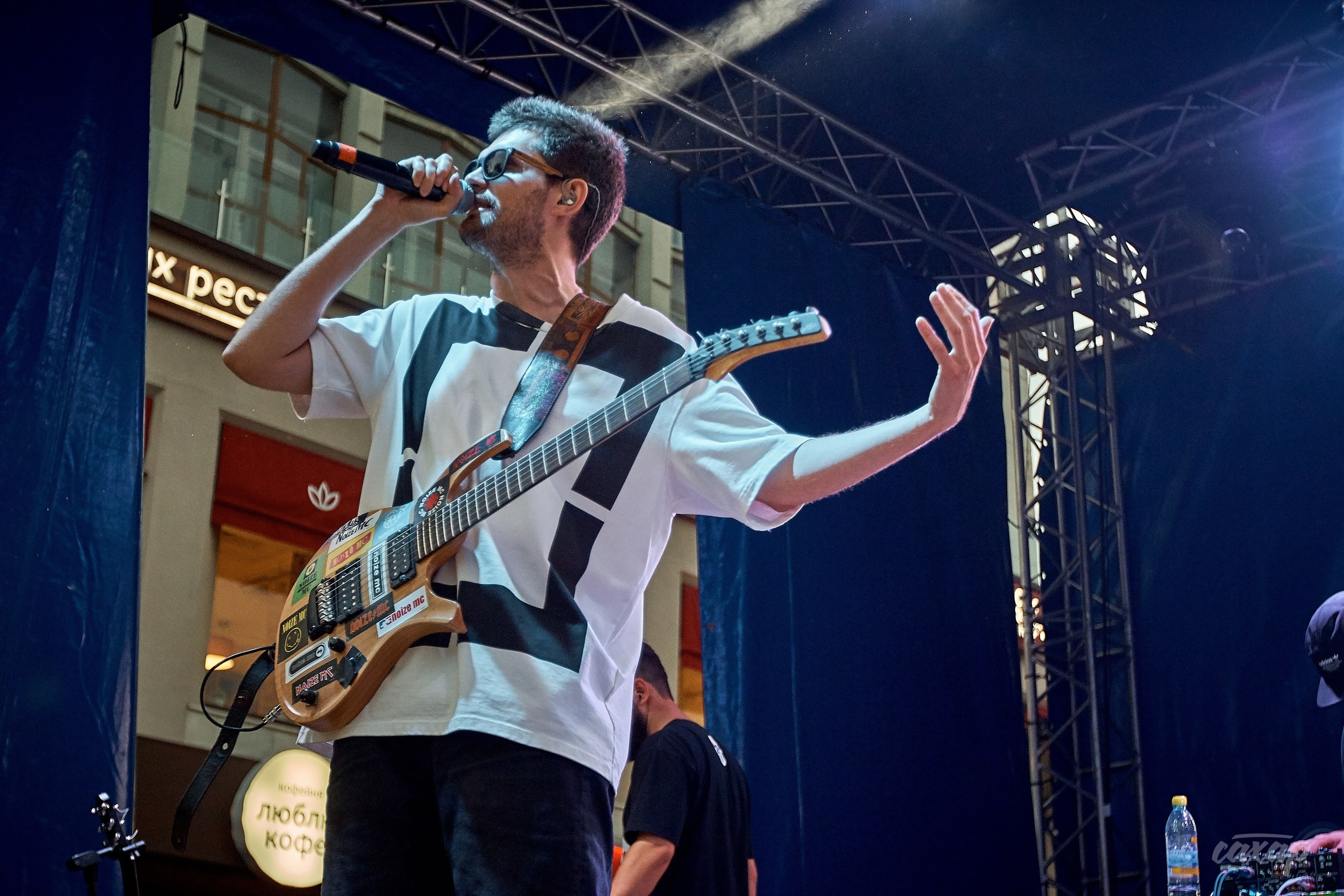 Noize MC, фото с концерта. Фотограф в Екатеринбурге Юра Сахар. Профессиональный фотограф в Екатеринбурге Юра Сахар