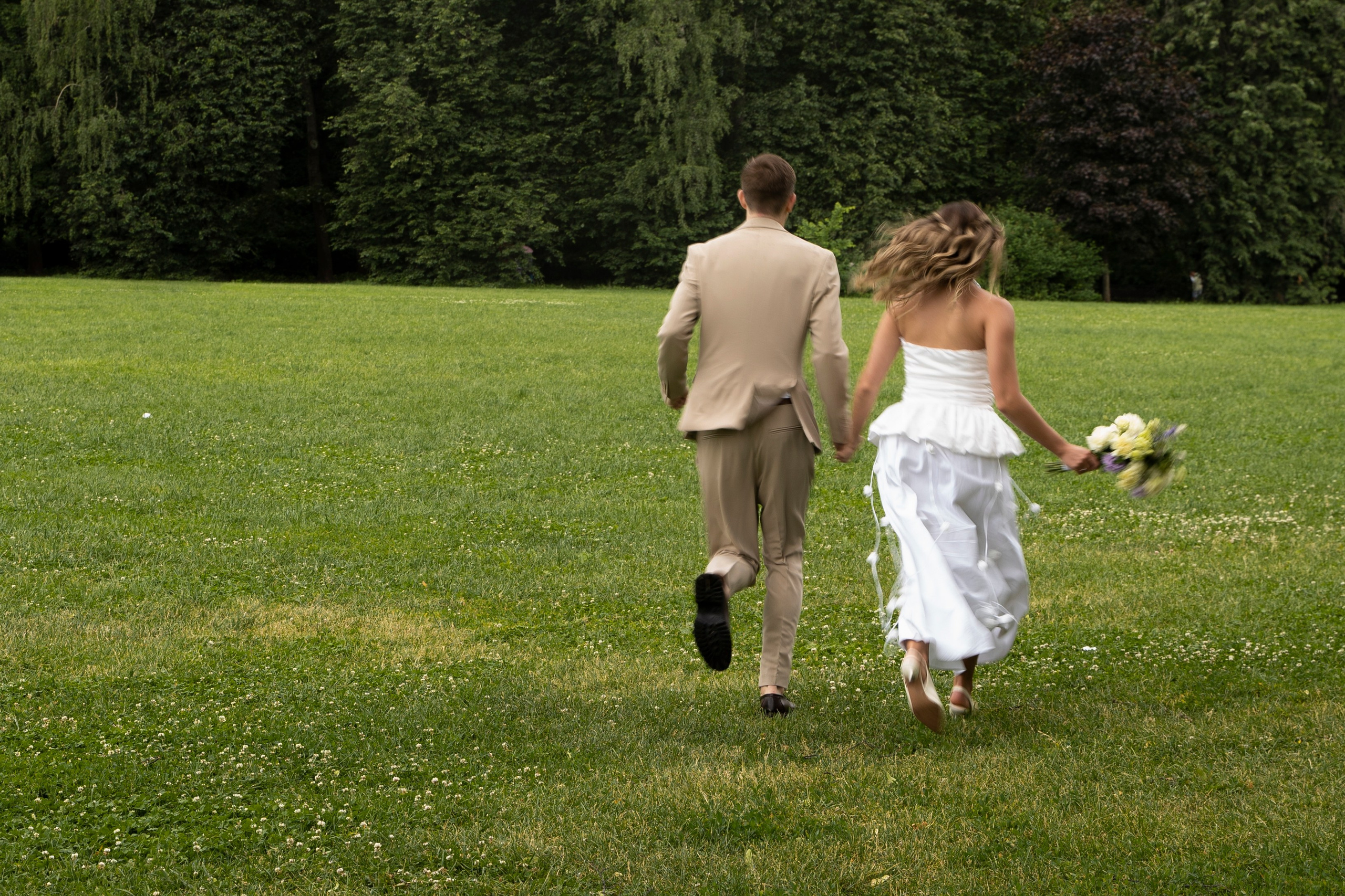 Елена и Владимир. Камерная свадьба в кафе «Рябчик»