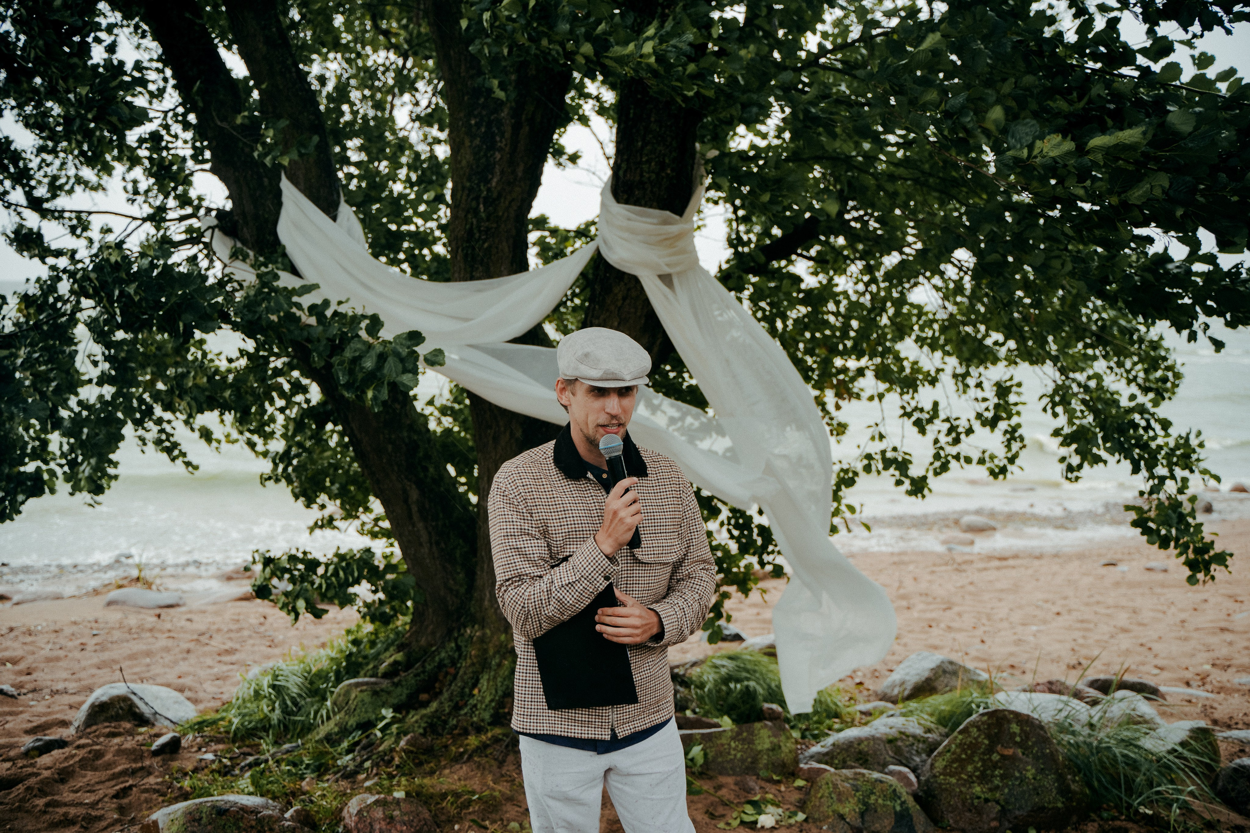 Июльский шторм с горячими сердцами. Свадебный фотограф в Санкт — Петербурге