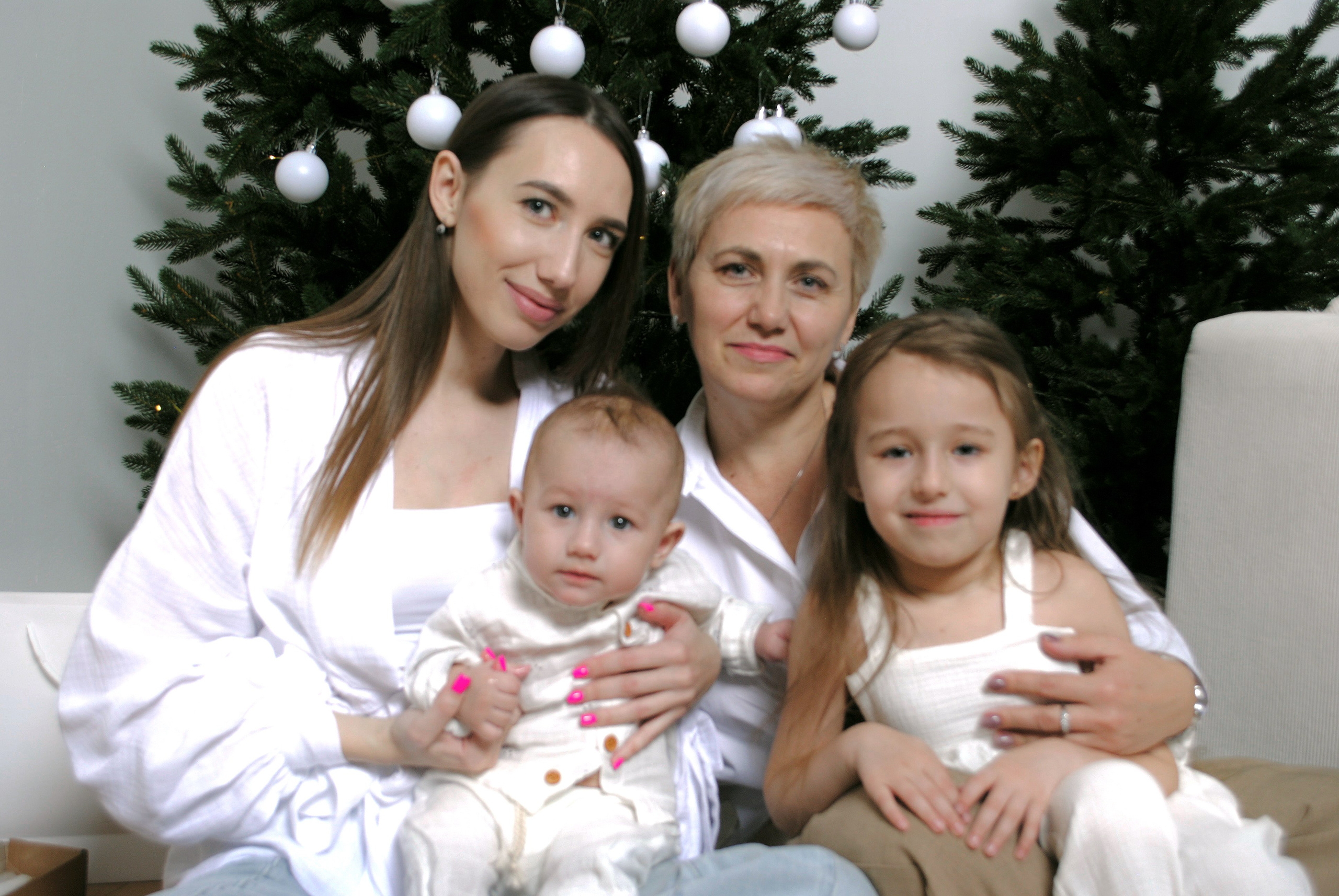 Анна и семья. Фотограф Мария Мусаелян