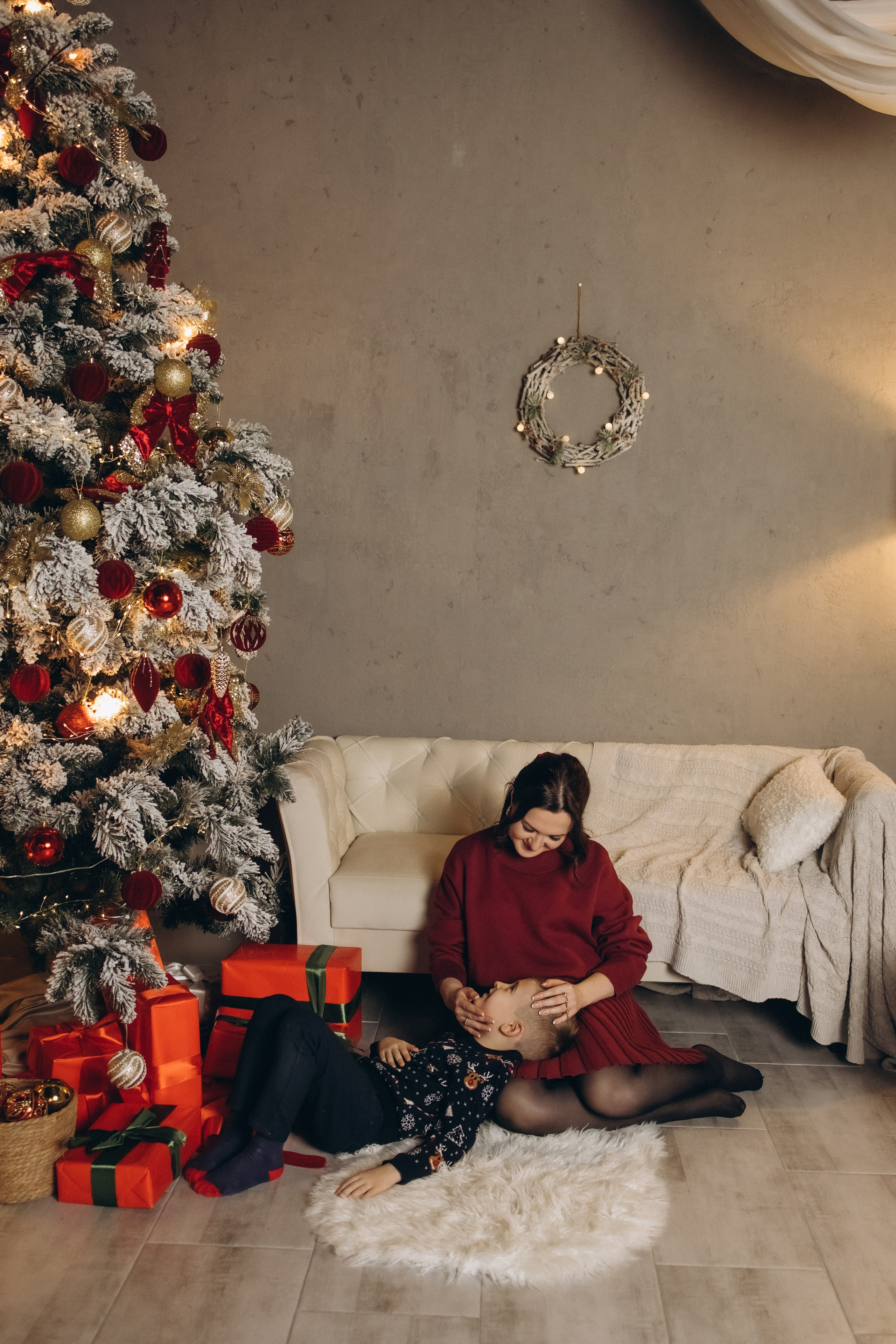 Новогодняя семейная студийная фотосъемка (29.12.2024)г.Обнинск (Калужская обл.). Надежда Стар семейный и церковный фотограф в Жукове и Калужской области