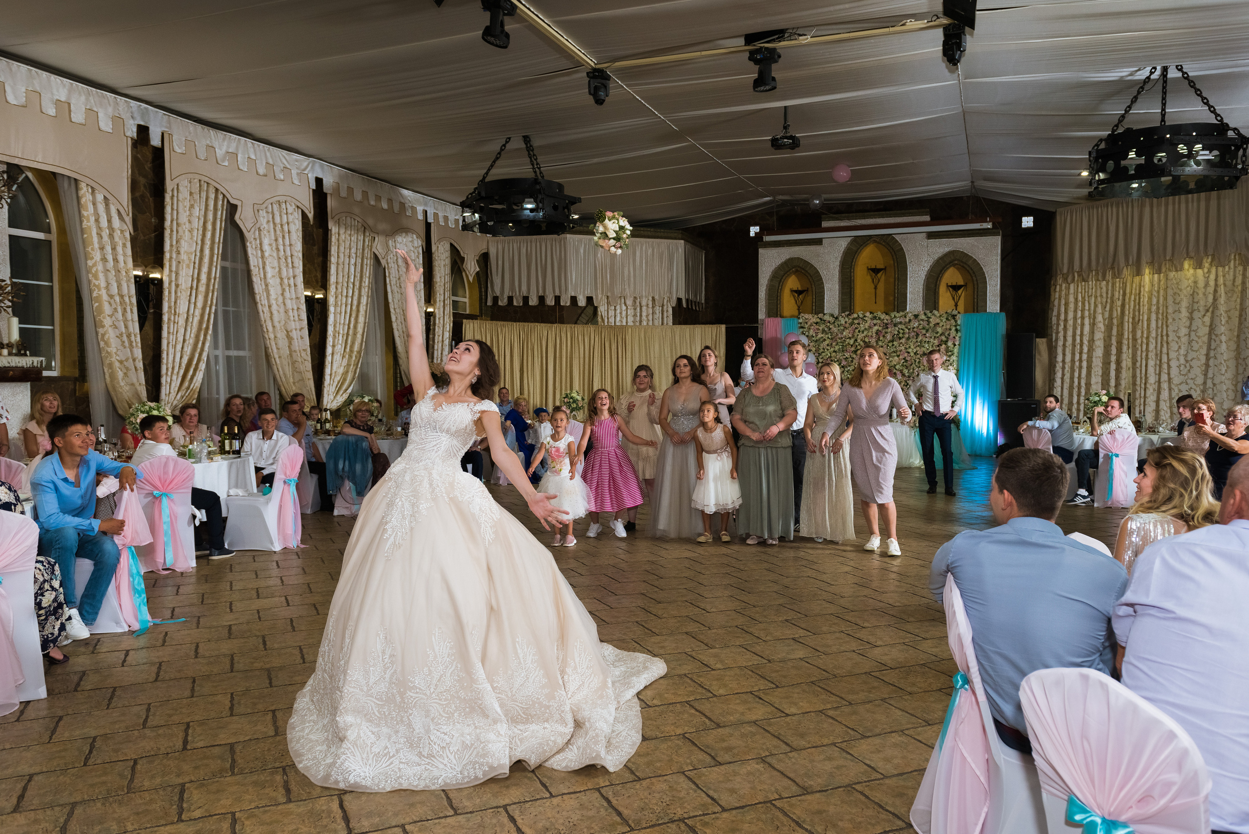 Фотографии. Творческая студия «Махавик». Свадебная фото и видеосъёмка в Подольске