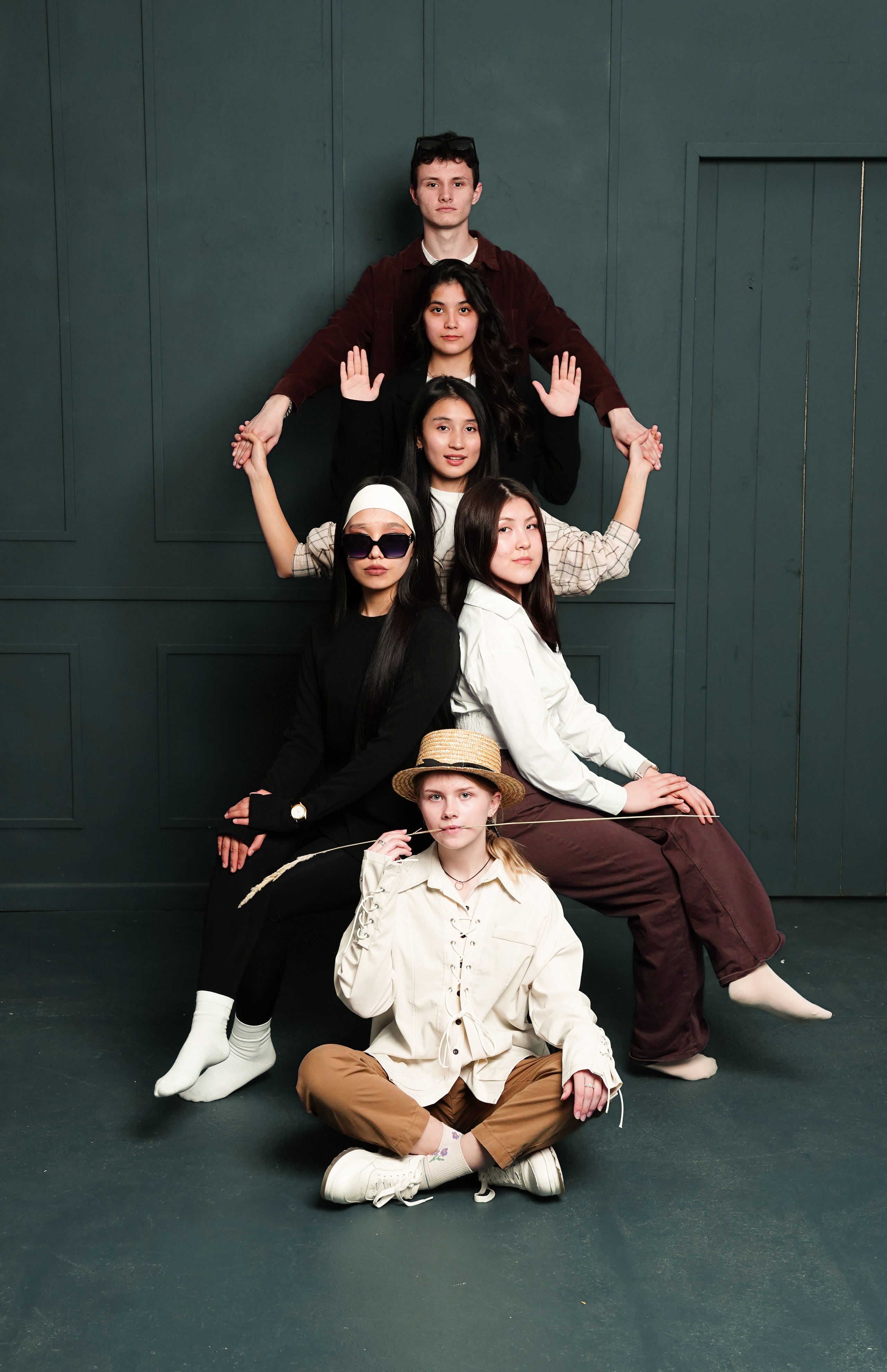 Мелкие группы / старшие классы. MEMENTO.Выпускные альбомы, школьные, юбилейные и другие книги. Ростов-на-Дону