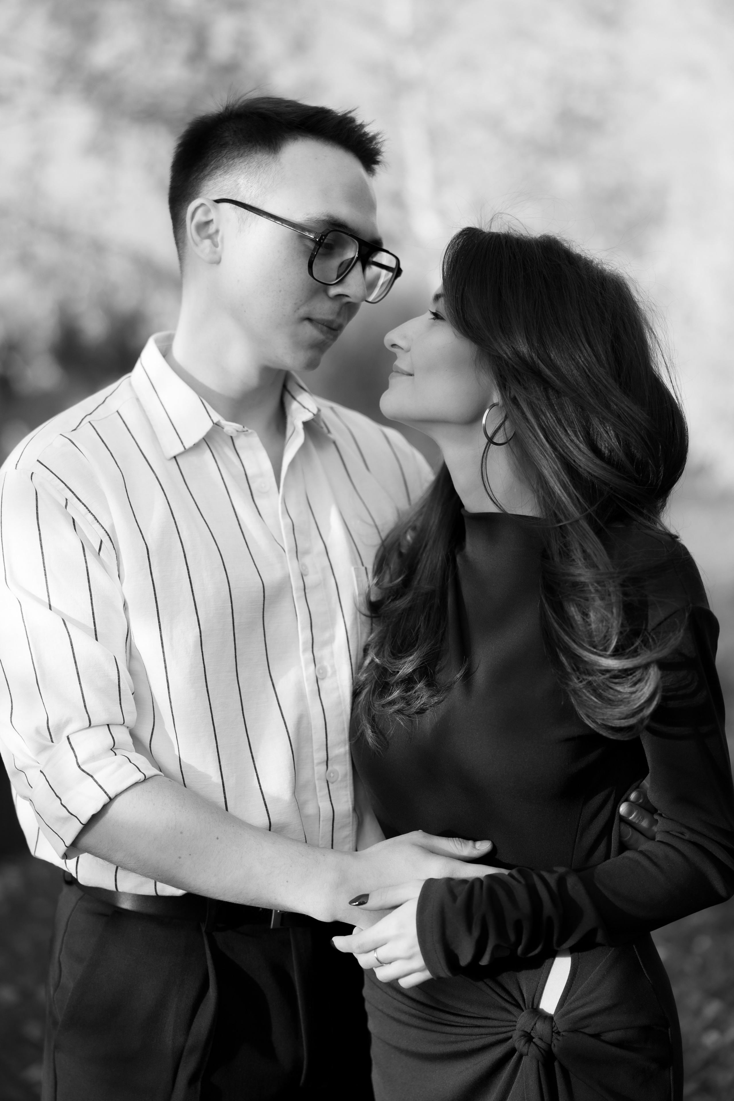 Таня и Тимур, утренние сборы в квартире и свадебный ужин. Фотограф любви в городе Казань