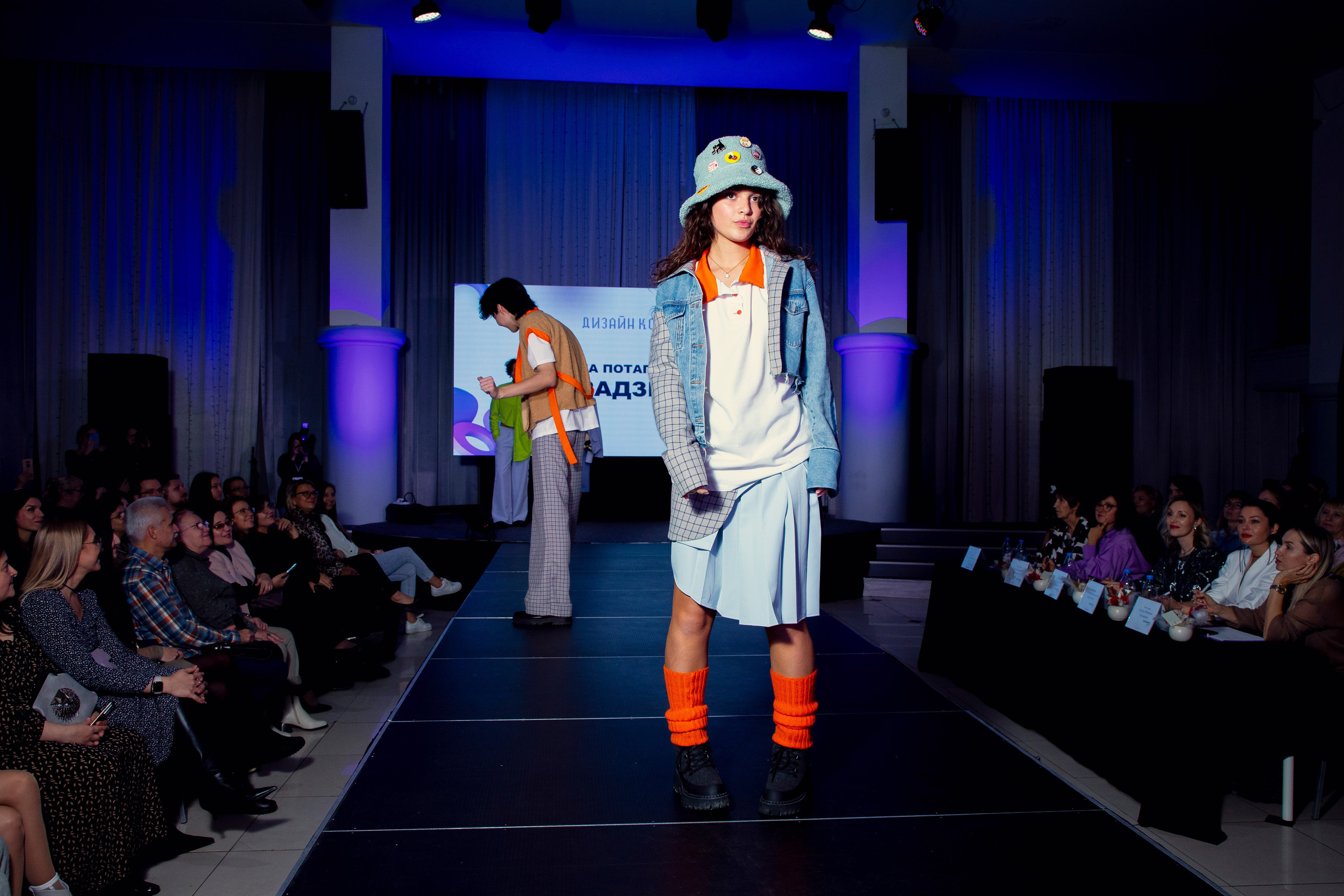 («Дизайнер — Азия» | Проект для дизайнеров) — модный показ дизайнерских коллекций!. Фотограф в Новосибирске Александр Иванов