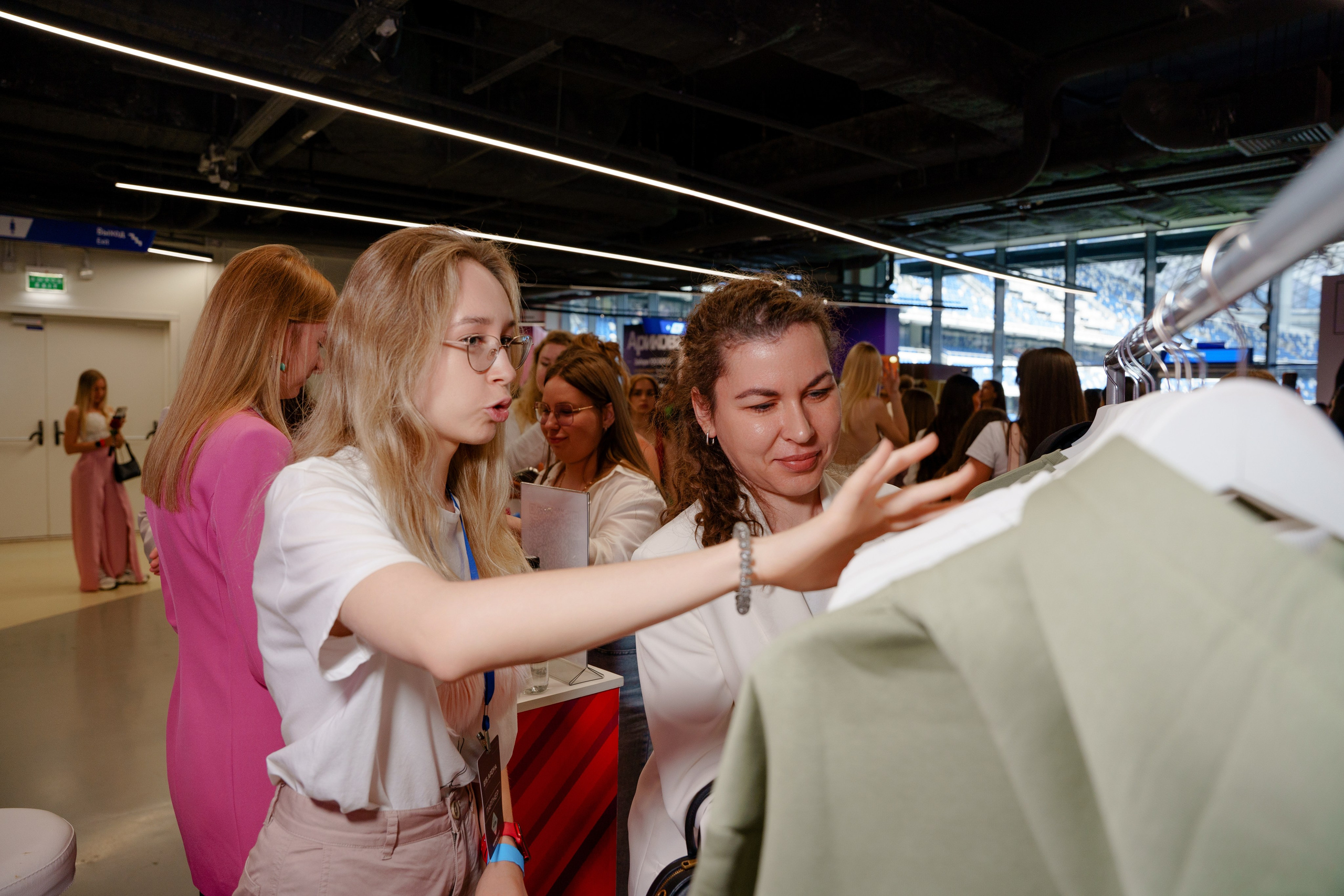 Фотограф на самую масштабную женскую конференцию в России WomenConf. Репортажный фотограф Москва Сергей Дружинин